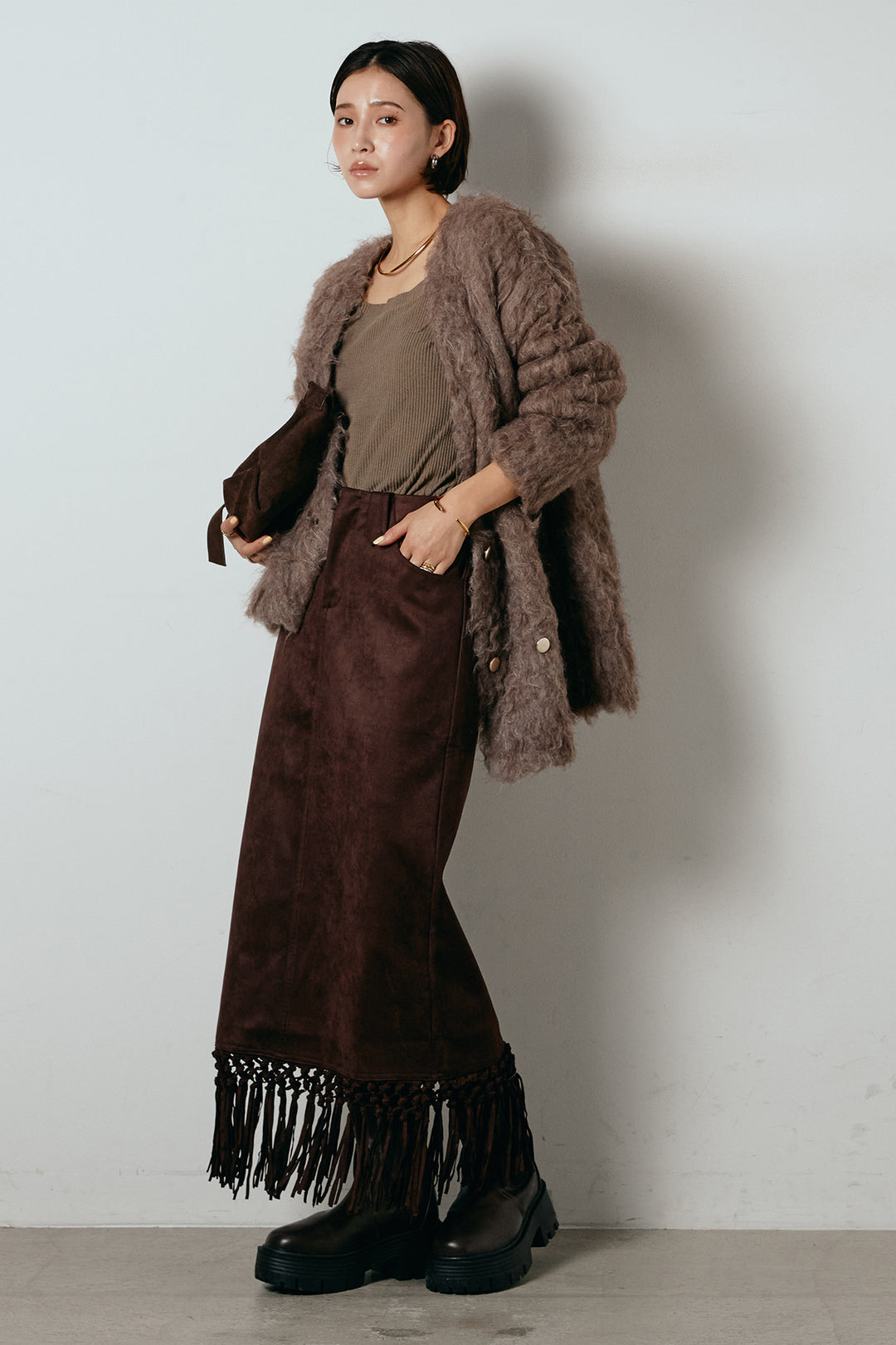 [SET]ウェーブシャギーニットジャケット+スウェードライク裾フリンジスカート(2set)