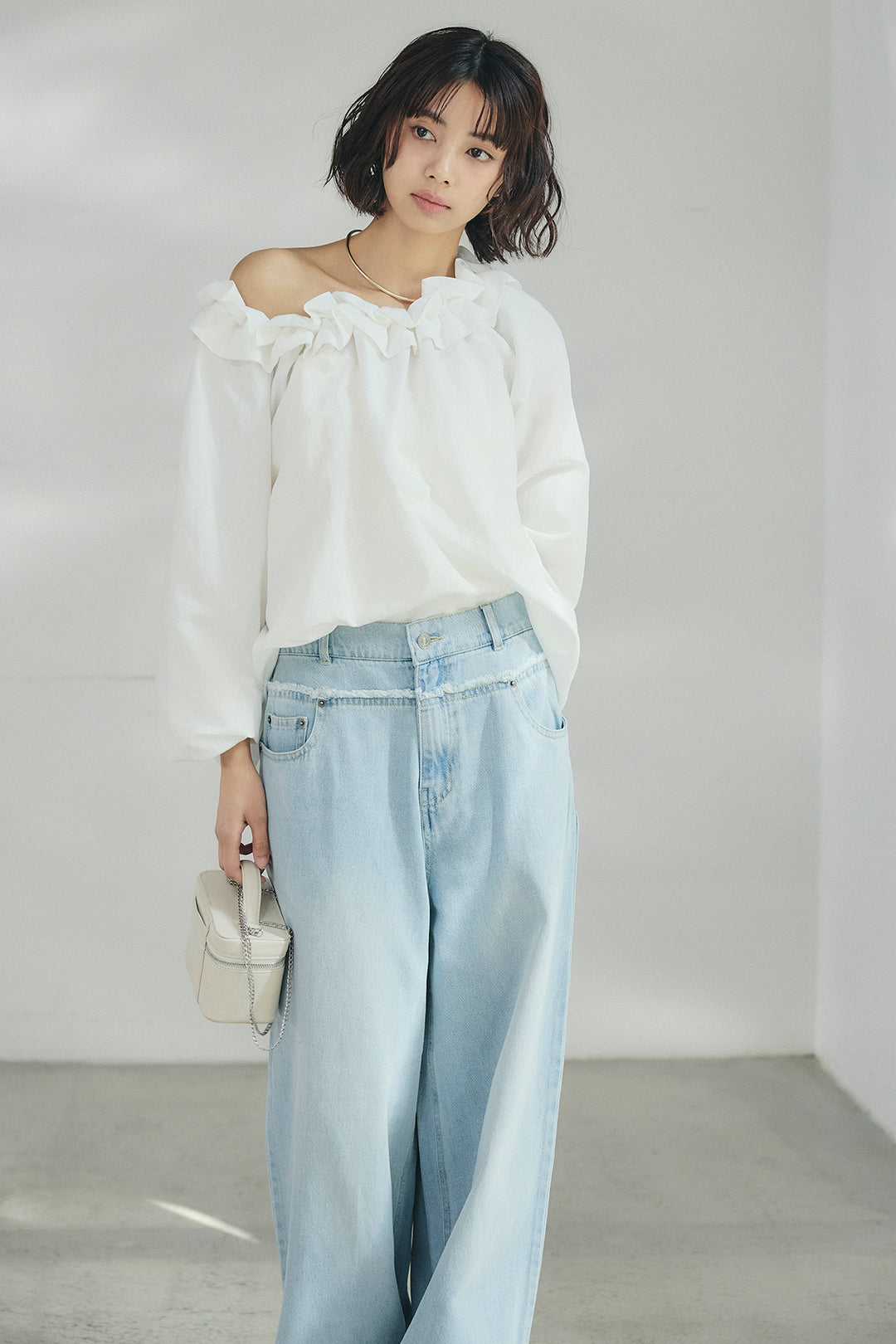 [SET]ネックフリルデザインブラウス+ウエスト裁ち切りデニムワイドパンツ(2set)