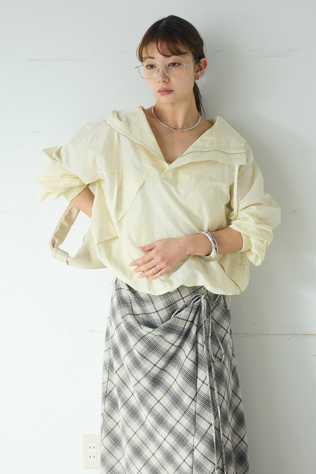 [SET]ナイロンフーディーブルゾンアウター+タータンチェック柄フロントデザインスカート(2set)