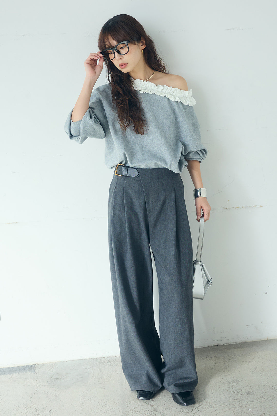 [SET]ネックギャザーフリルスウェット+サイドベルトタック入りスラックス(2set)