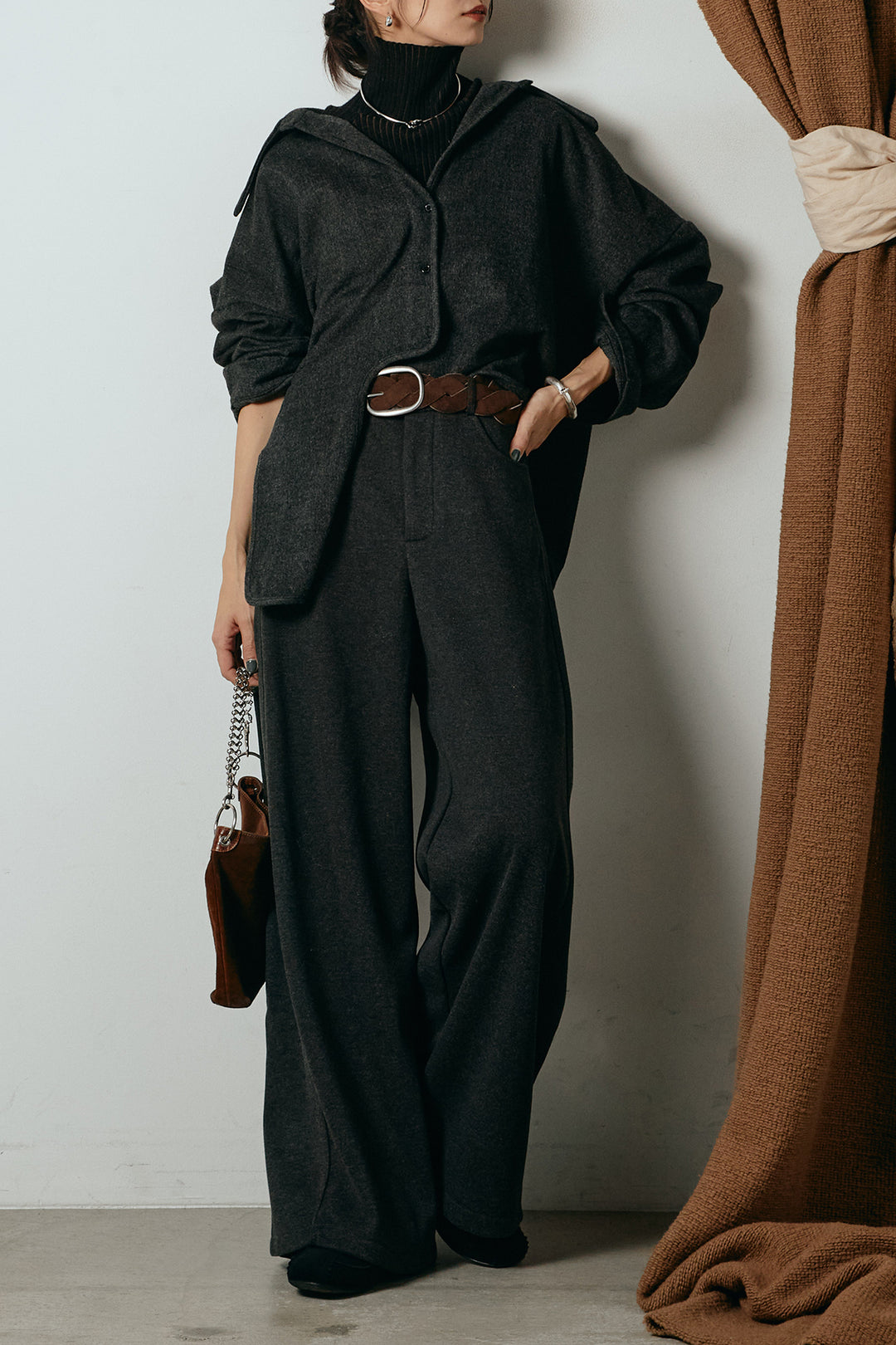 [SET]裾アシンメトリーデザインシャツ+編みベルト付きワイドパンツ+リブニットシームレスタートルプルオーバー(3set)