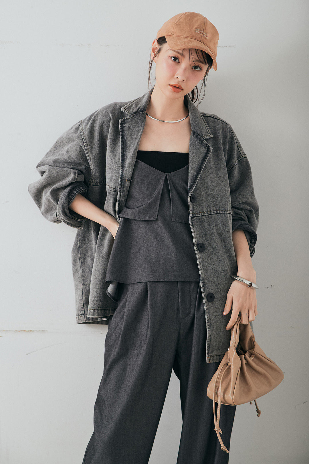 [SET]オーバーデニムジャケット+デニムライクツイルタックパンツ+デニムライクツイルティアードキャミソール(3set)