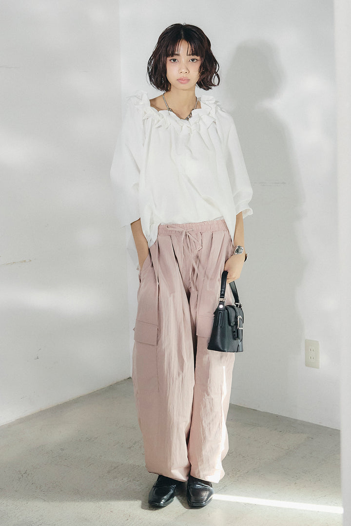 [SET]ネックフリルデザインブラウス+撥水ジョガーパンツ(2set)