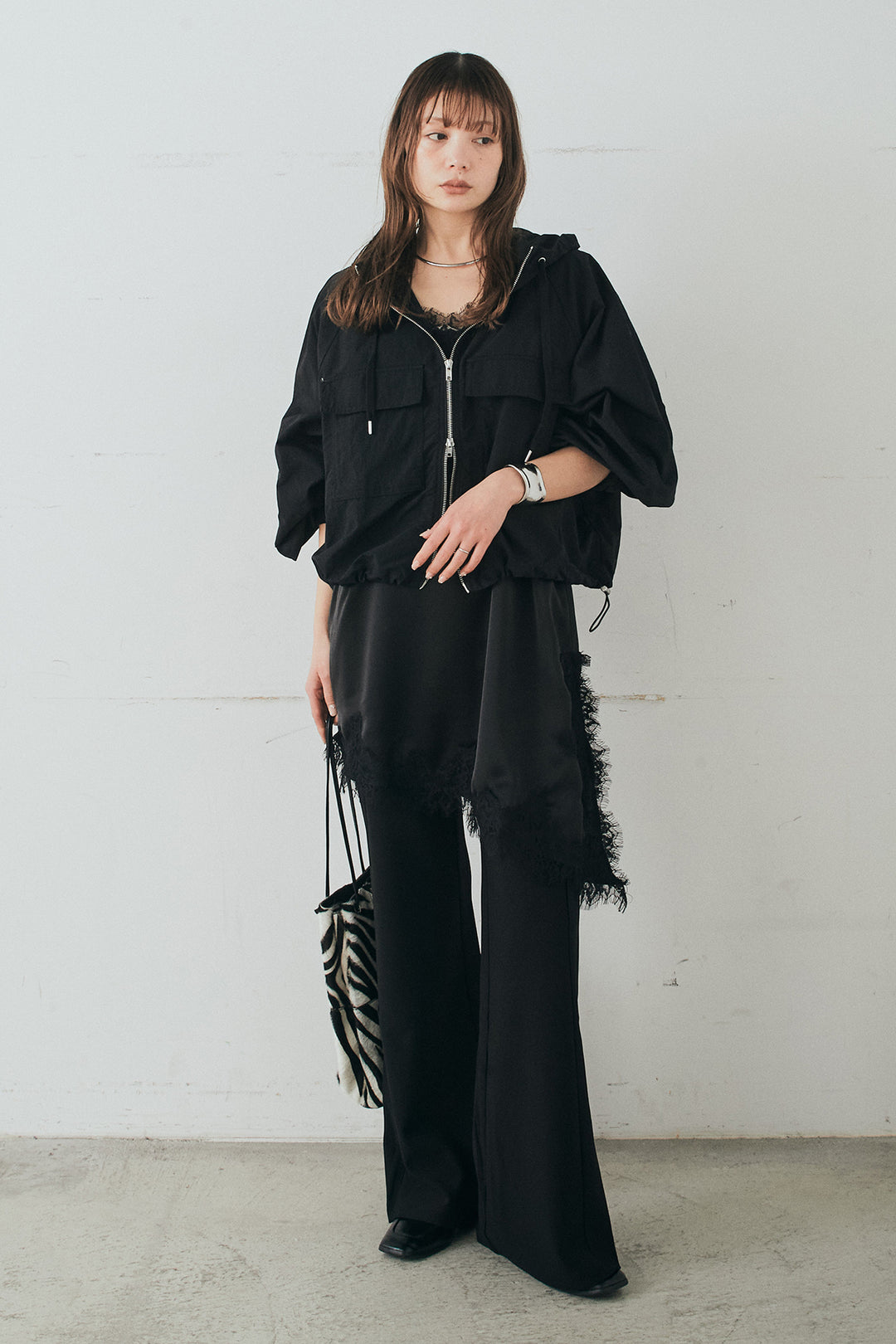 [SET]ナイロンボリュームWジップパーカーブルゾン+サテンレースアシメキャミ+細編みベルト付きパンツ+サテンレースアシメキャミ(3set)