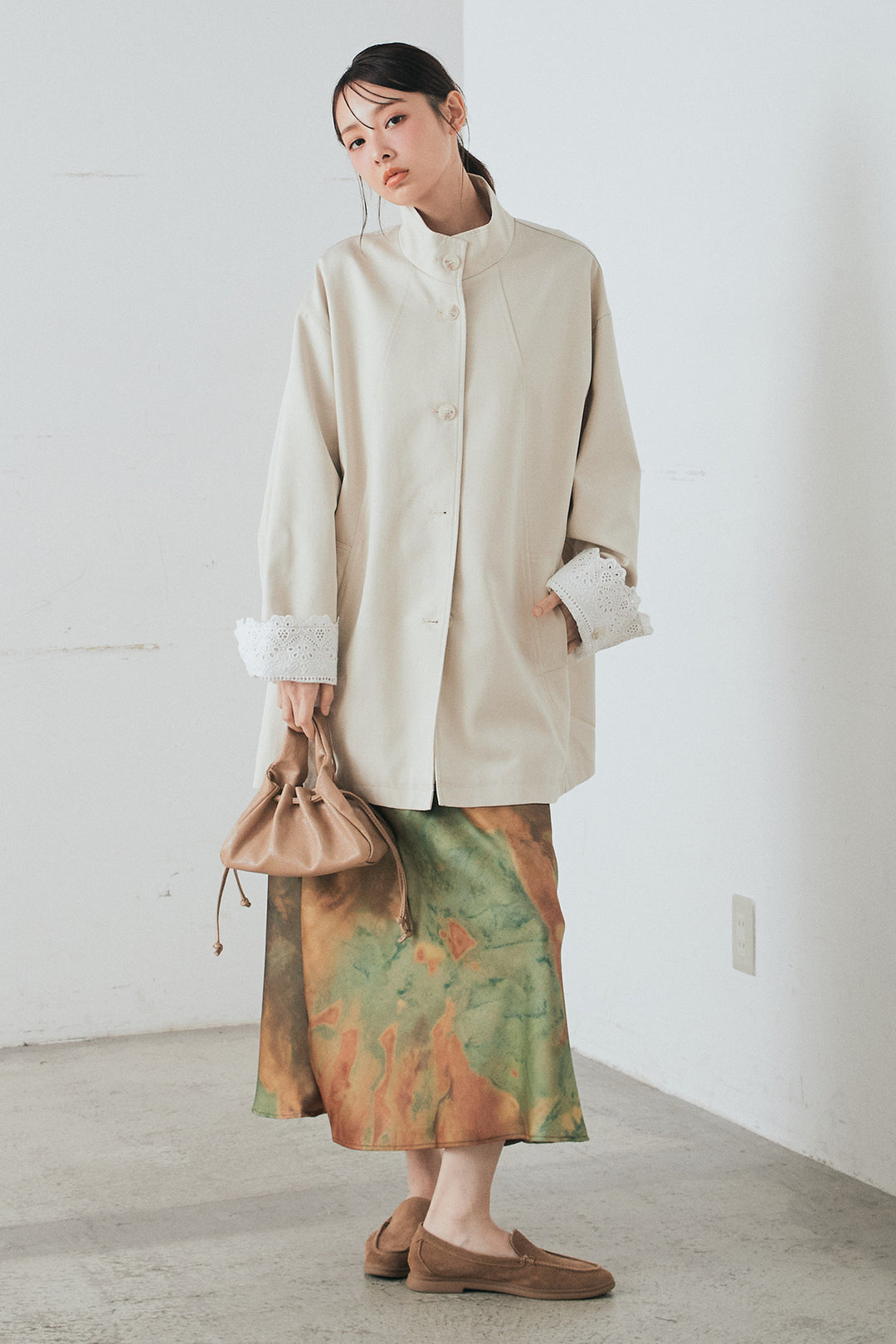 [SET]袖折り返しレースデザインアウター+ニュアンス柄サテンスカート(2set)