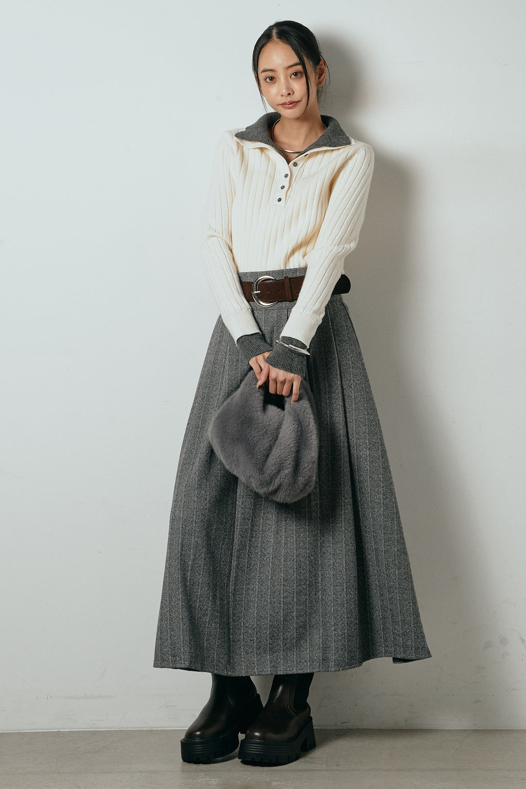 [SET]レイヤード風リブニットトップス+太ベルト付きヘリンボーンプリーツスカート(2set)