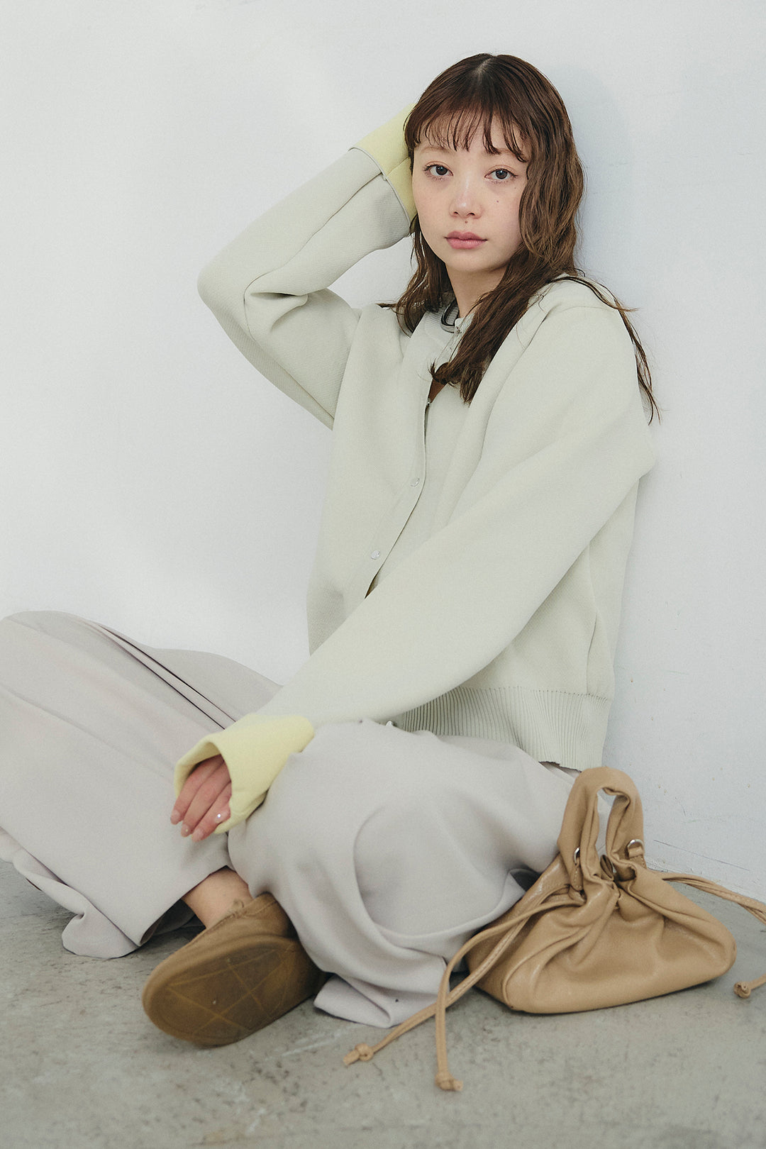 [SET]リバーシブル配色ニットカーディガン+ベルト付きツータックワイドパンツ(2set)