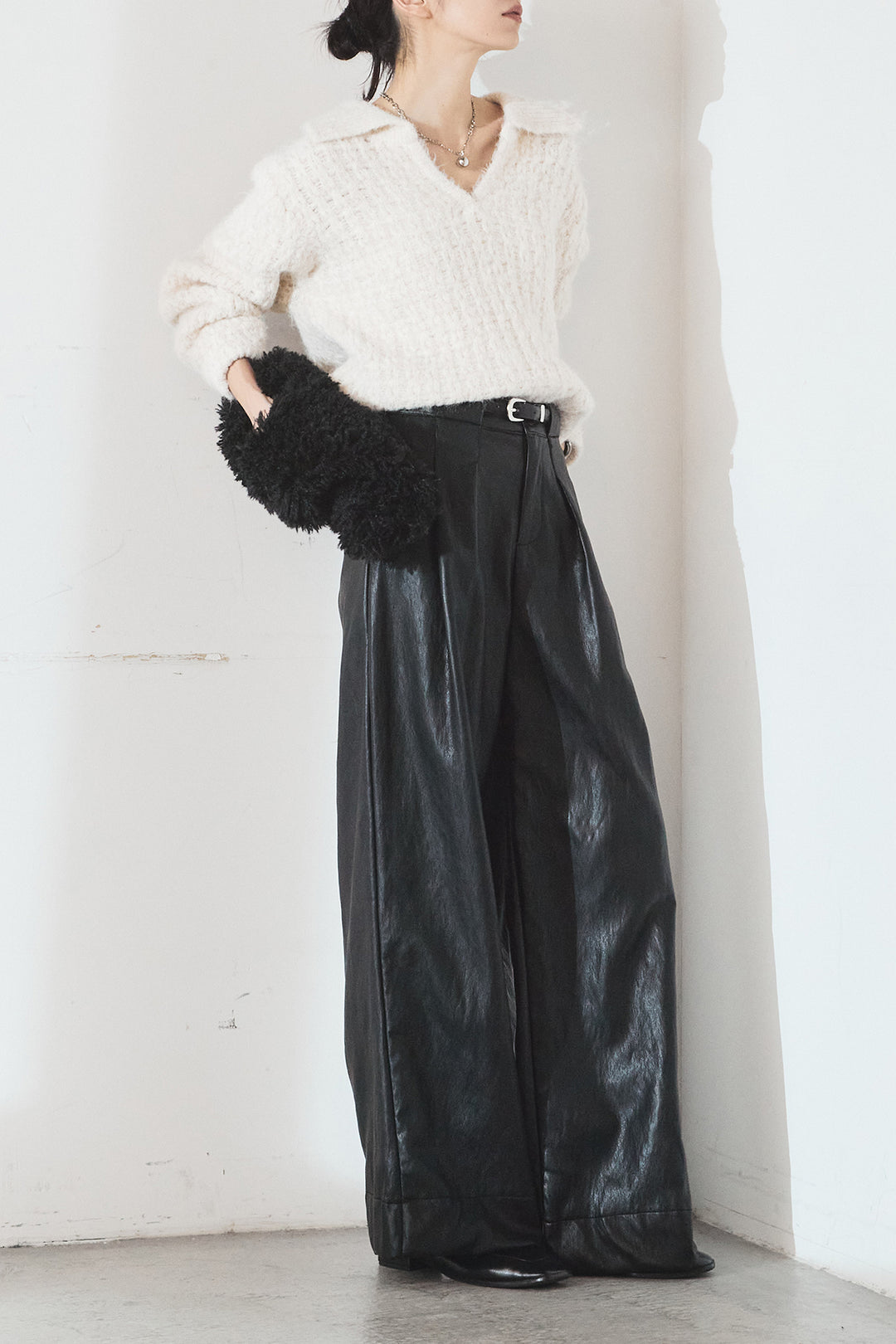 [SET]襟付きVネックニットトップス+ベルト付きレザーライクタックパンツ(2set)