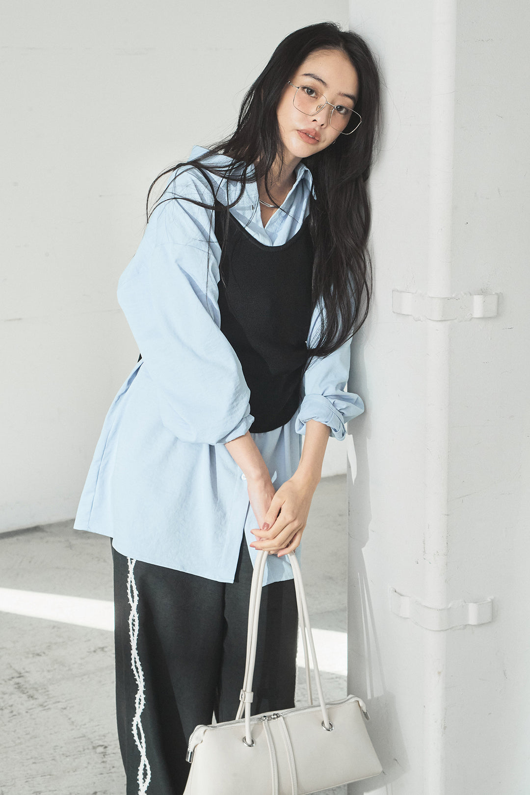 [SET]ニットキャミ付きシャツ+刺繡テープラインパンツ(2set)