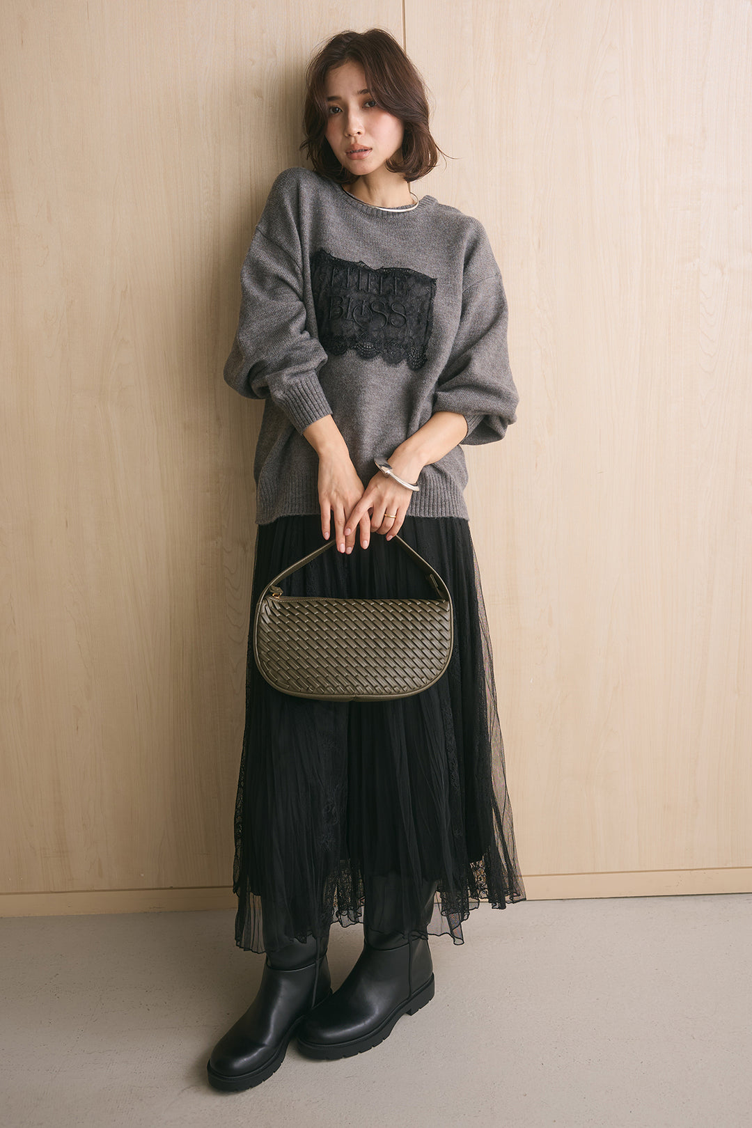 [SET]アルパカタッチ刺繍ロゴプルオーバー+エアリーシアーレースコンビスカート(2set)