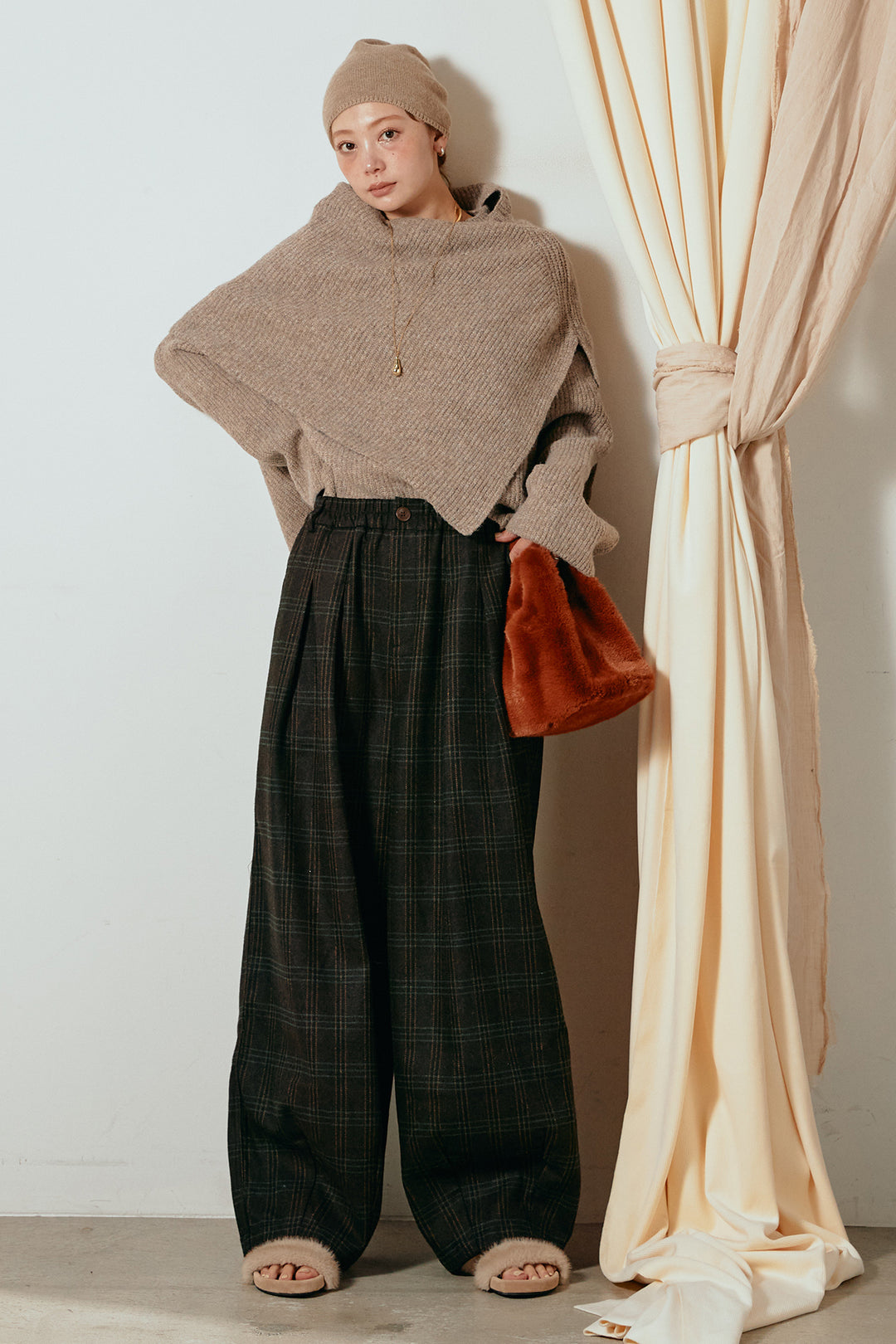 [SET]ケープデザインリブニットトップス+タータンチェック柄タックパンツ(2set)