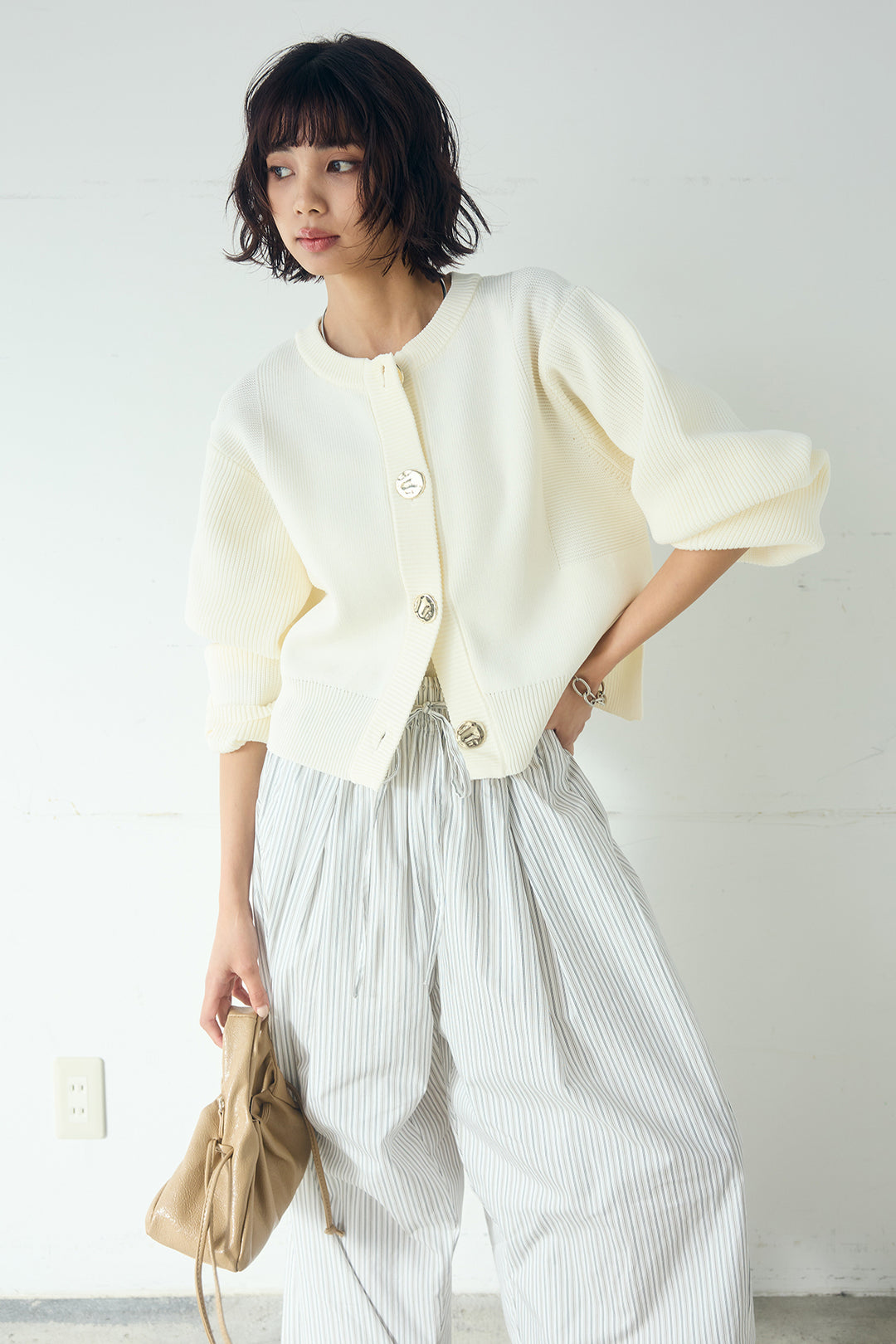 [SET]スポンディッシュBIGボタンクルーネックカーディガン+ランダムストライプタックギャザーパンツ(2set)