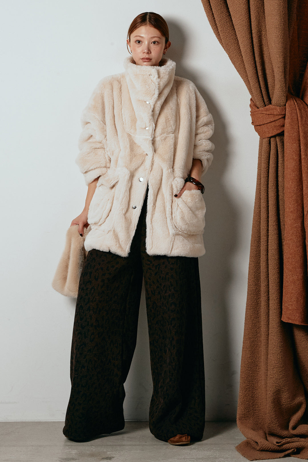 [SET]スタンドネックファーコート+レオパードジャガードニットパンツ(2set)
