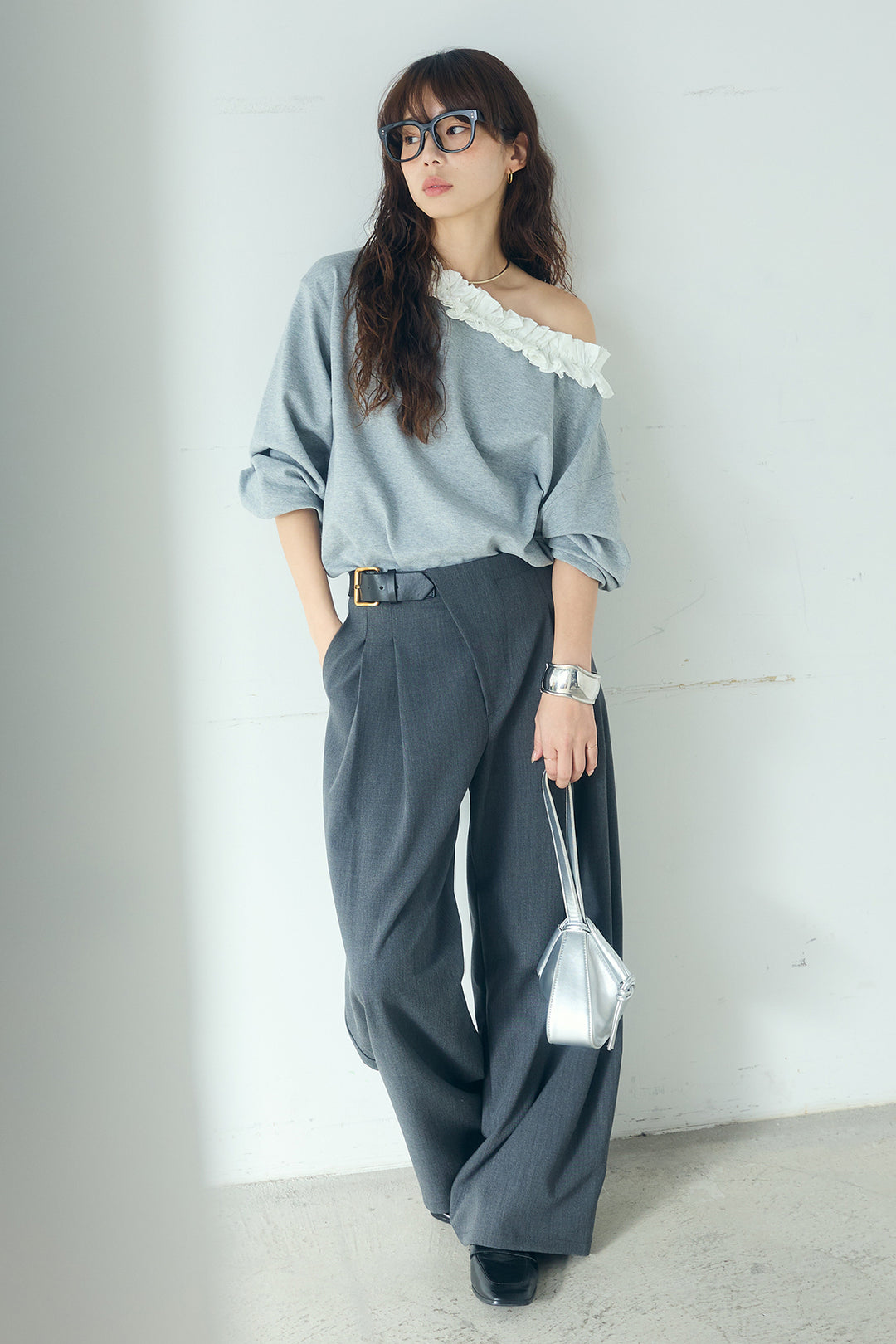 [SET]ネックギャザーフリルスウェット+サイドベルトタック入りスラックス(2set)