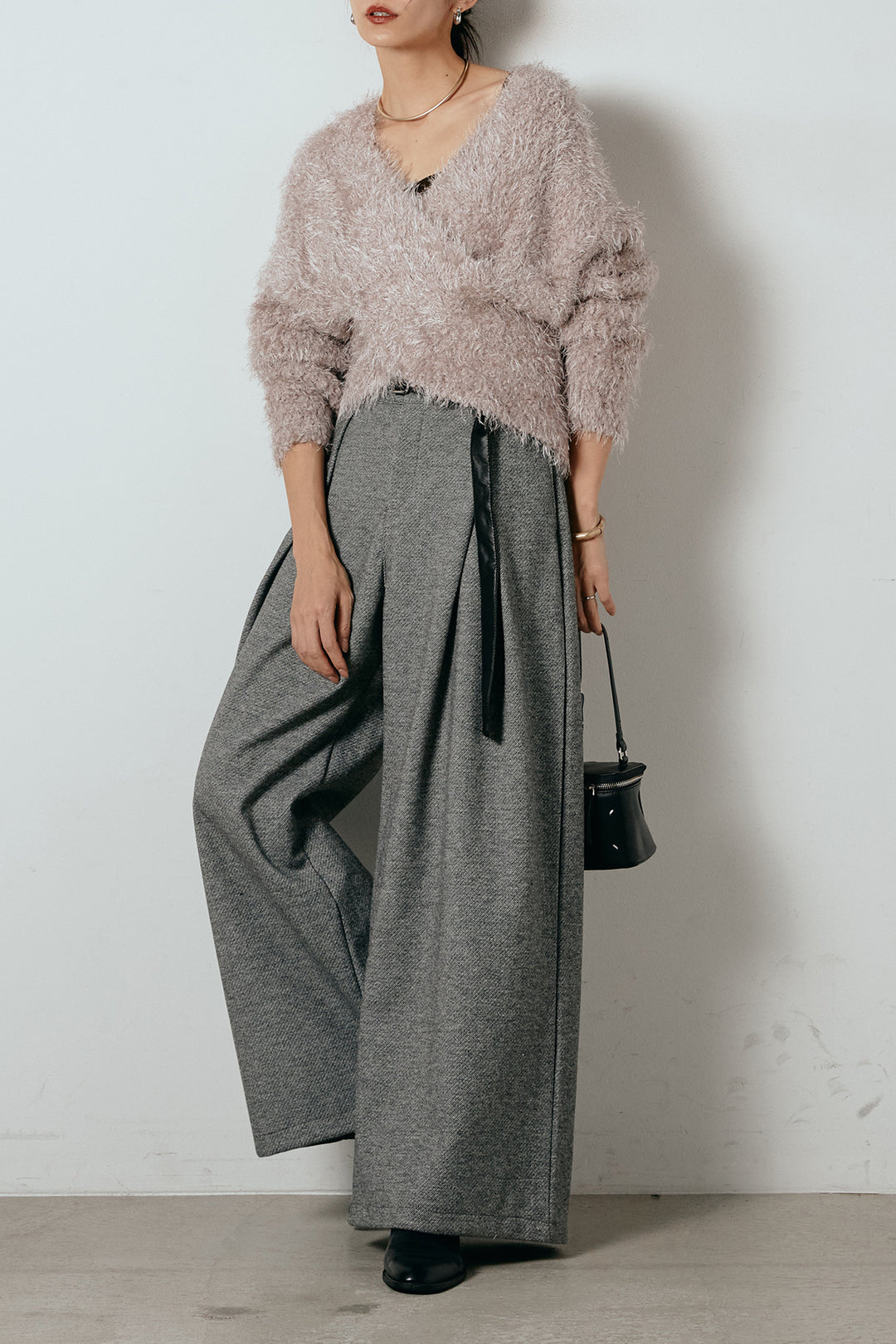 [SET]シャギークロスニットトップス+細ベルト付き起毛タックワイドパンツ(2set)