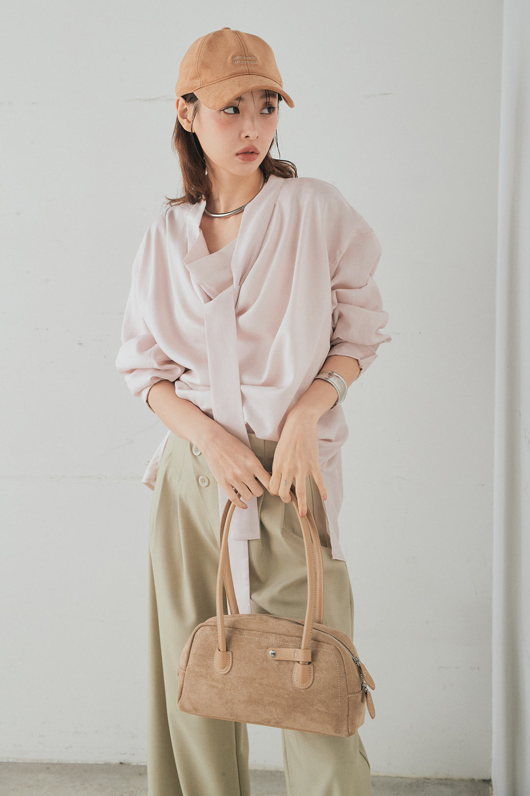 [SET]ニュアンスボータイブラウス+斜めボタンタック入りスラックス(2set)