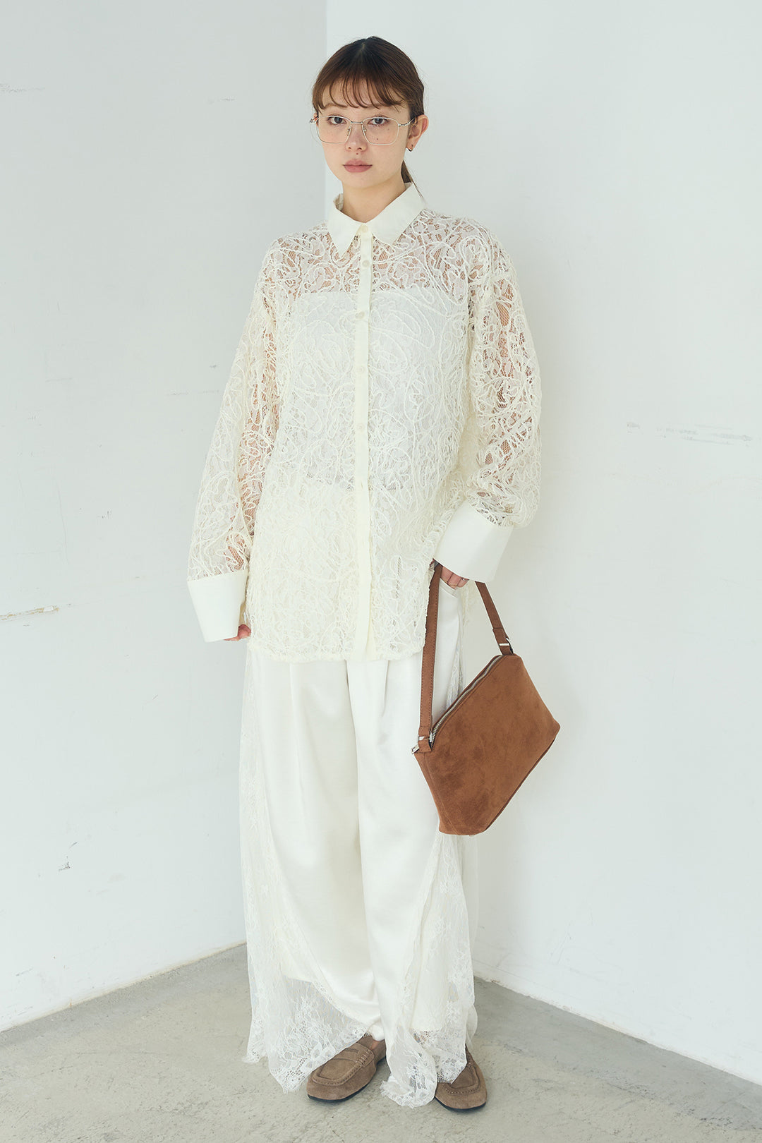 [SET]刺繍レースオーバーサイズシャツ+サテンレース切り替えタックパンツ(2set)