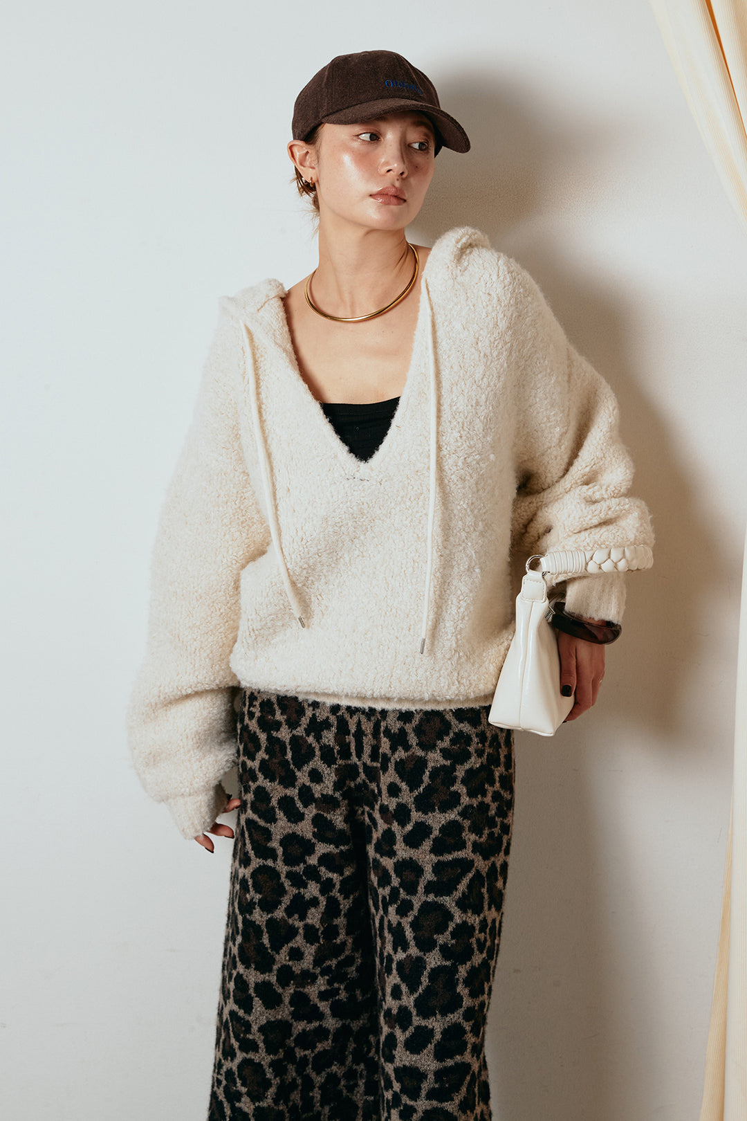 [SET]ブークレキーネックプルオーバー+リラックスレオパード柄ニットパンツ(2set)