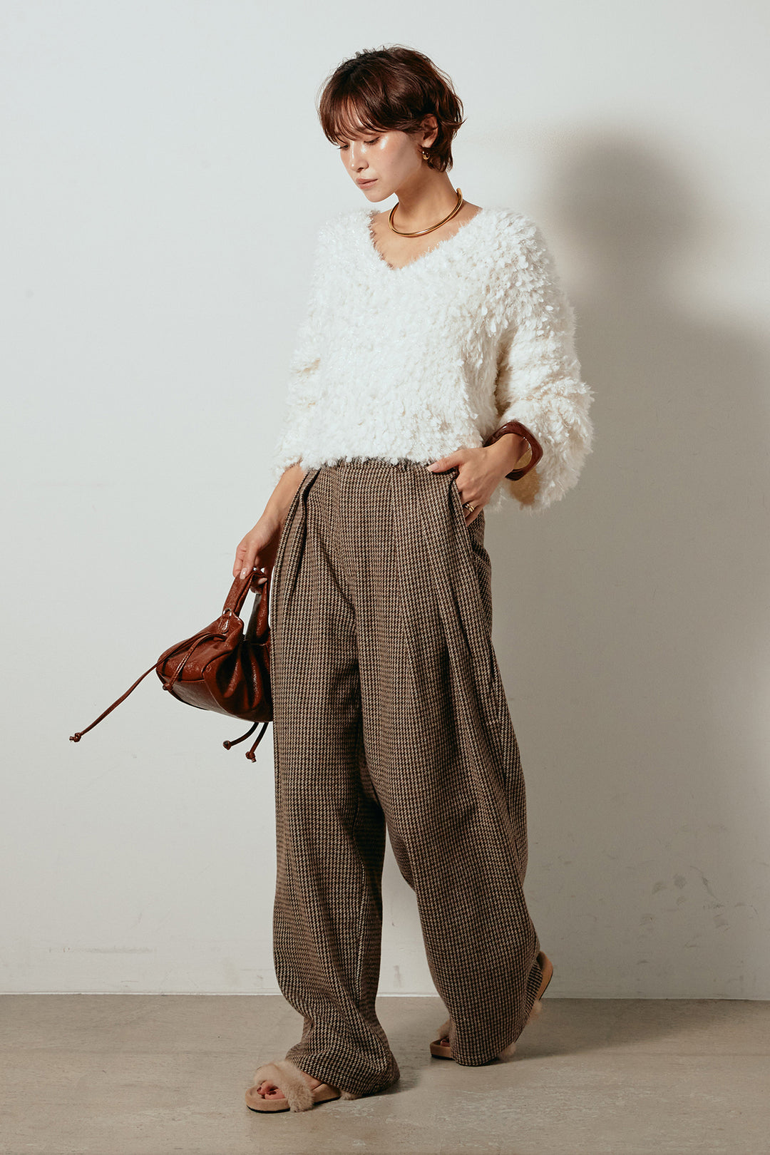 [SET]深Vネックチョウチョヤーンニットトップス+ガンクラブチェックタックパンツ(2set)