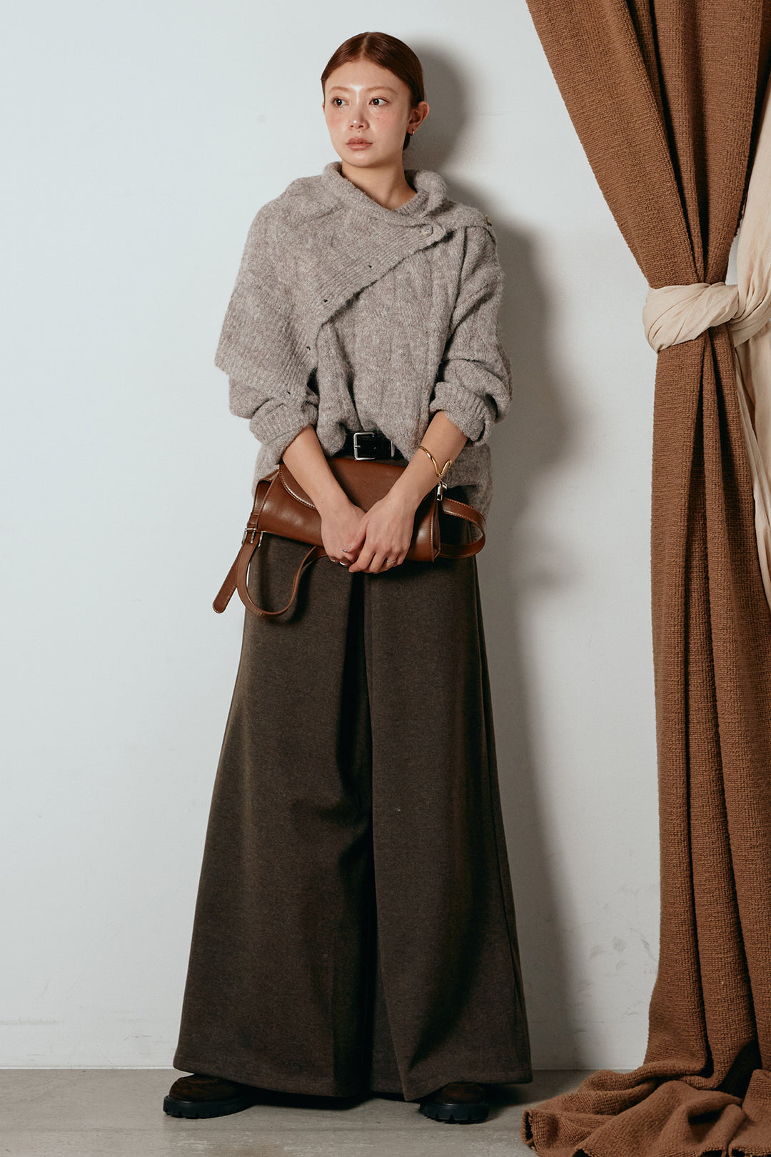 [SET]ケープデザインケーブルニットトップス+ベルト付きフロントタックデザインパンツ(2set)