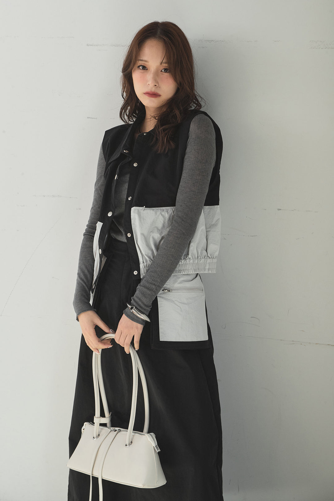 [SET]襟付きナイロンベスト+サイドデザインナイロンスカート+リブシアークルーネック長袖トップス(3set)