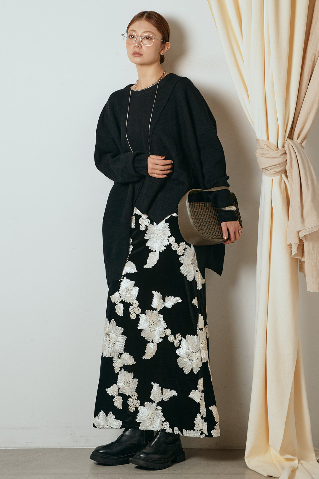 [SET]アシンメトリーデザインニットトップス+フラワー刺繍ワイドスカート(2set)