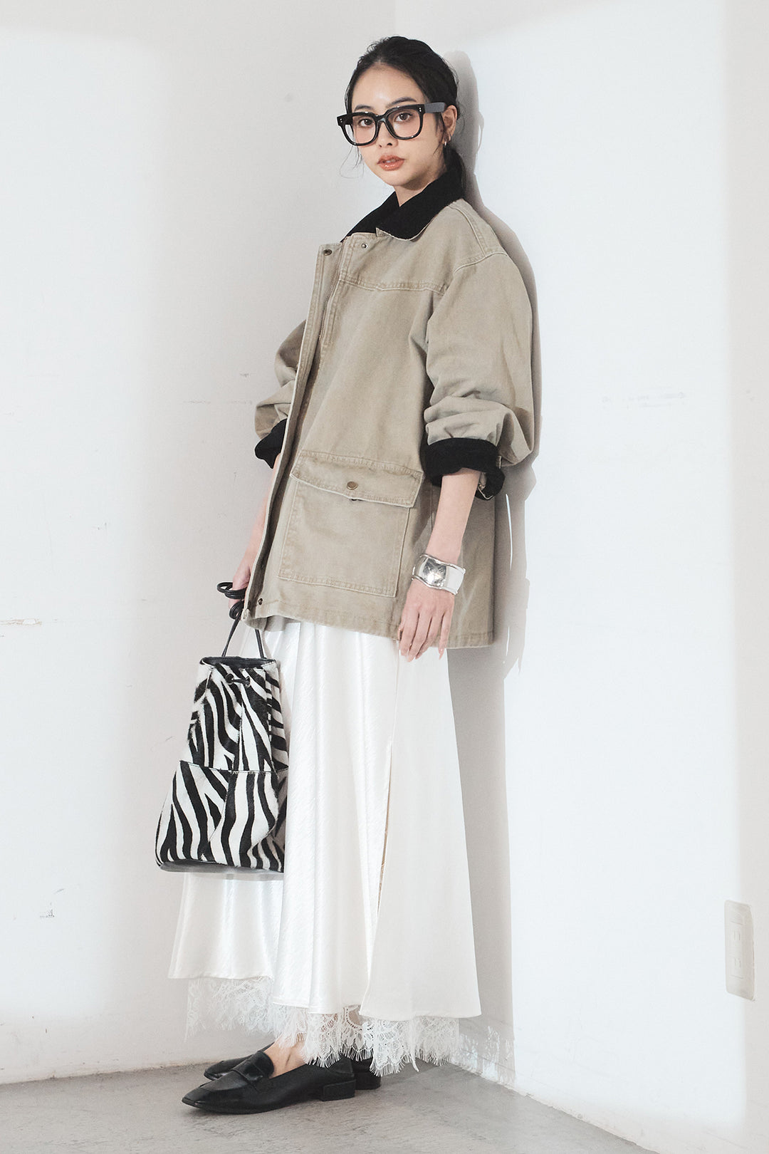 [SET]襟コーデュロイデザインデニム調カバーオール+裾レースデザインサテンスカート(2set)