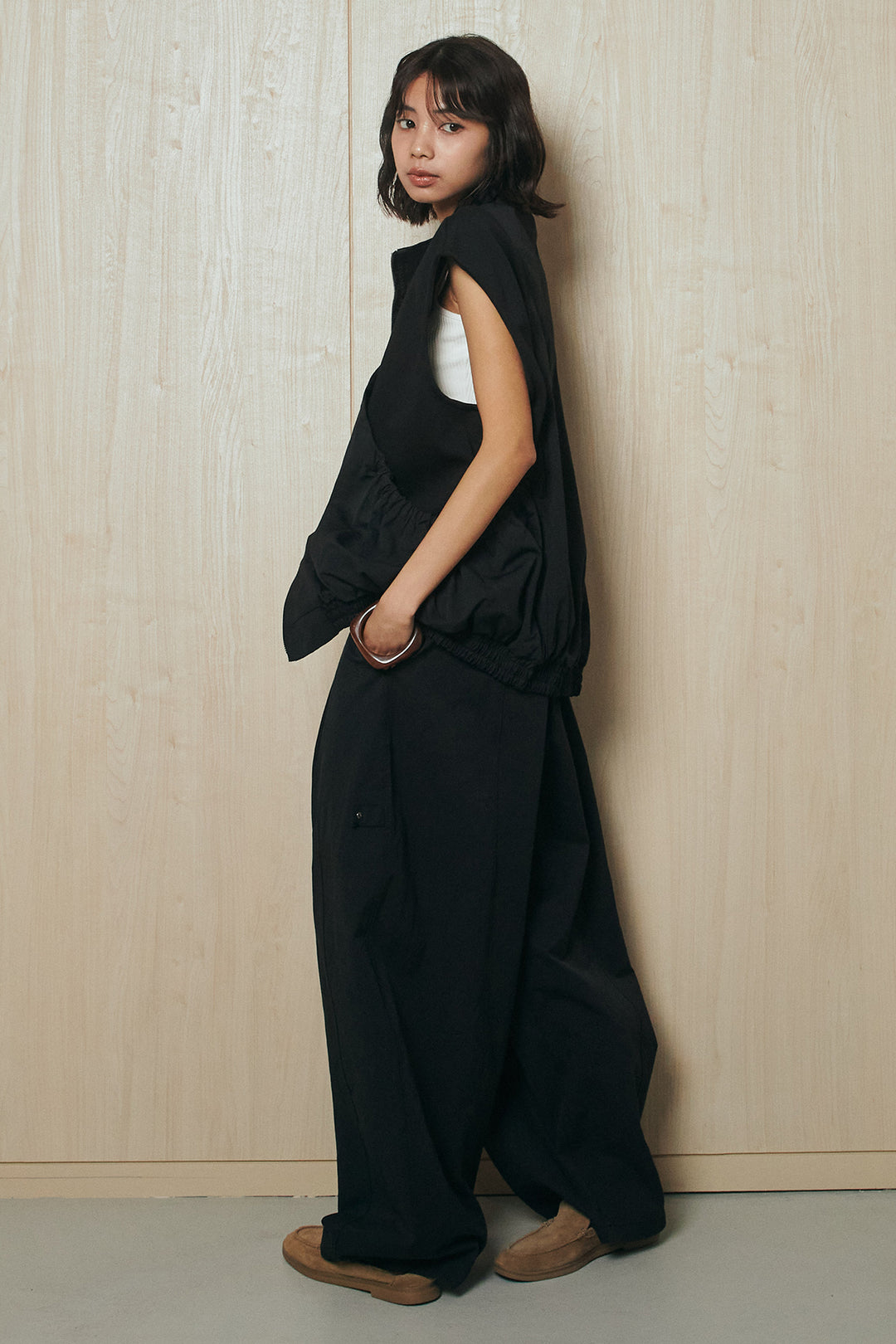 [SET]ショルダー切替スタンドネックジップベスト+コットンポリツータックセンターシームカーブパンツ(2set)