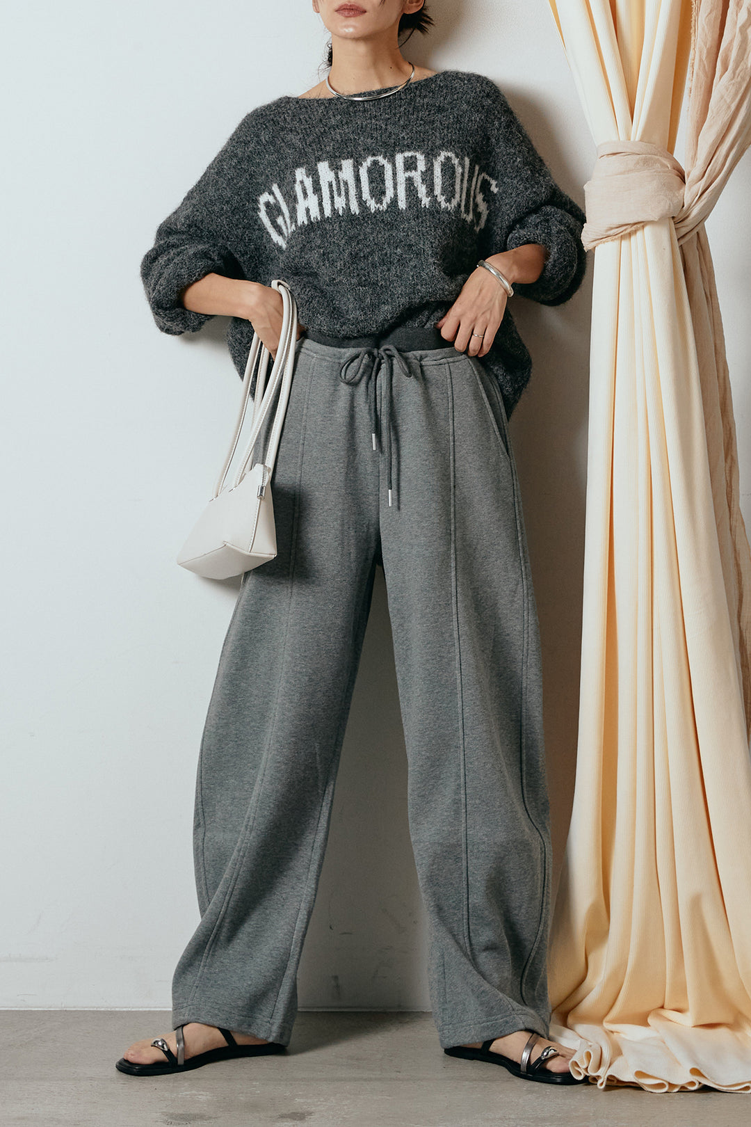 [SET]フロントロゴデザインニットトップス+スウェットワイドカーブパンツ(2set)