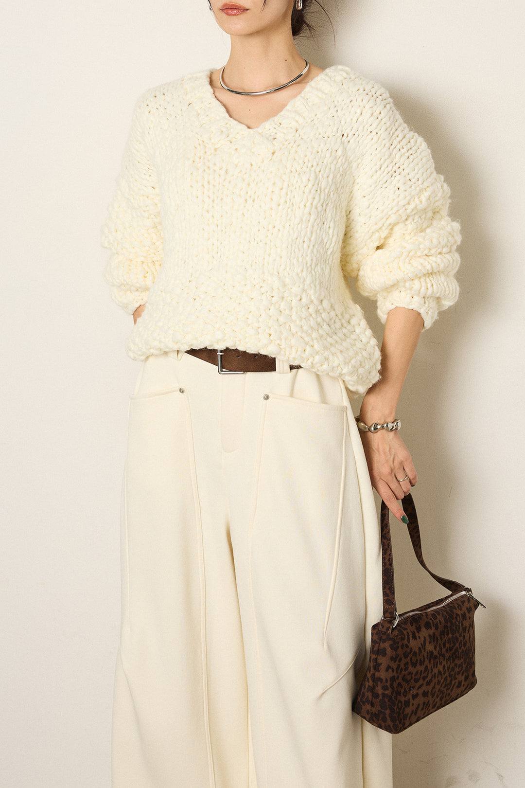 [SET]Vネックハンド編みニットトップス+太ベルト付きスウェットワイドカーブパンツ(2set)