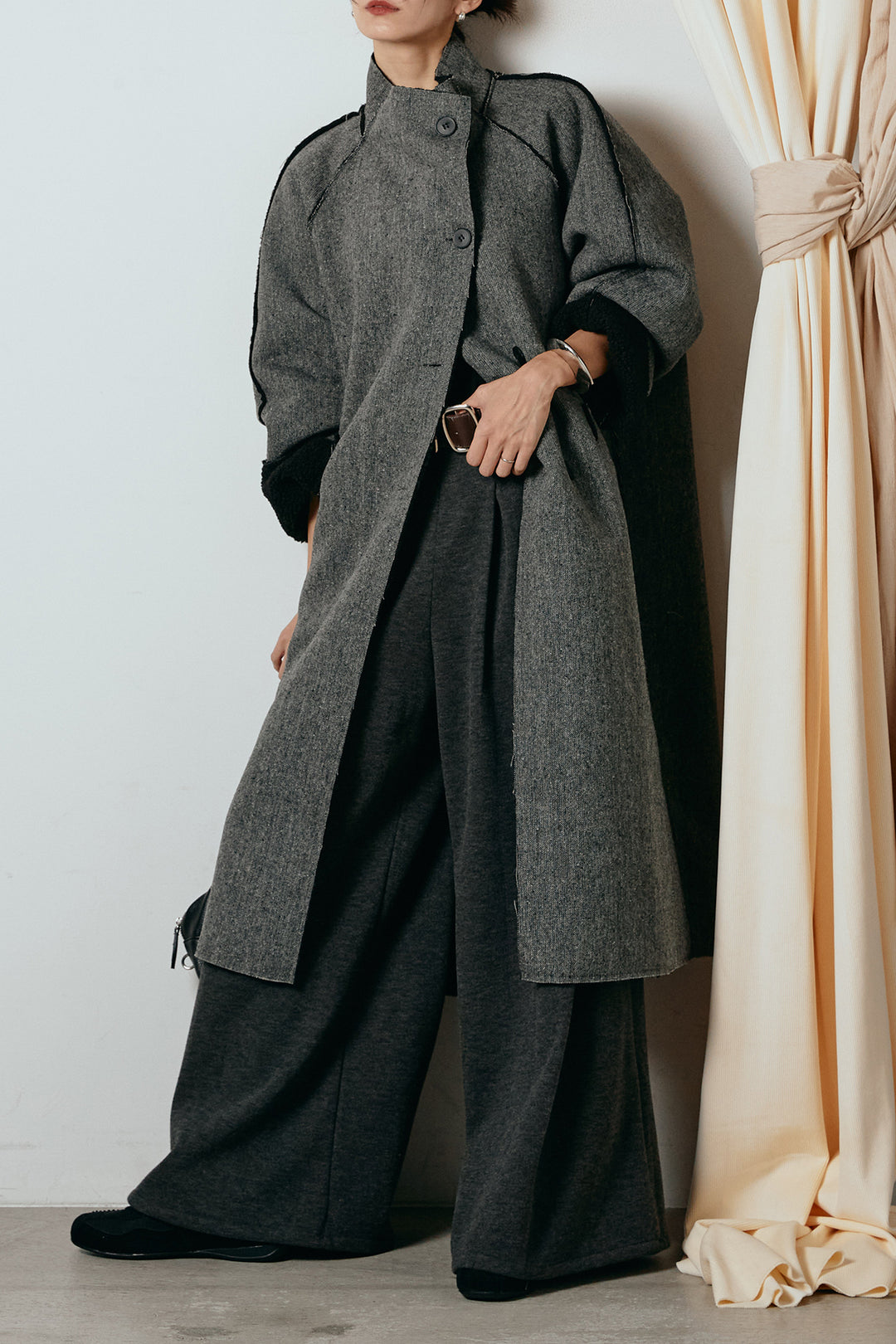 [SET]裏地ボアハイネックロングアウター+フェイクレザー太ベルト付きタックワイドパンツ(2set)