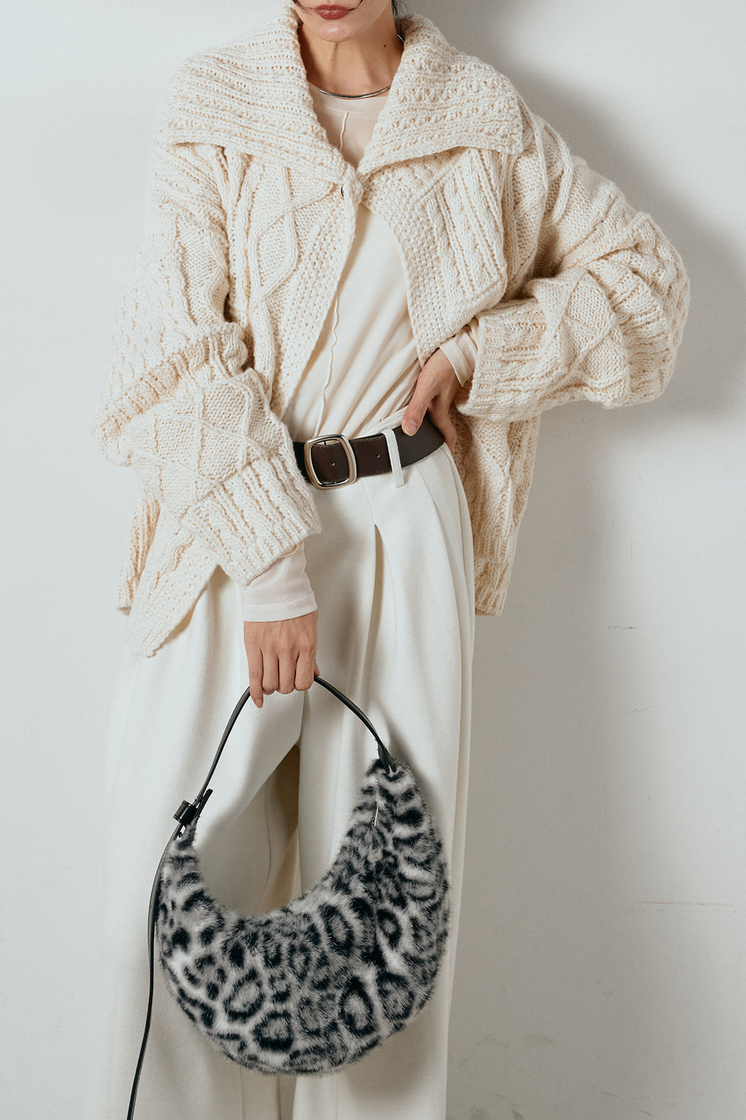 [SET]ビッグカラーケーブル編みニットトップス+フェイクレザー太ベルト付きタックワイドパンツ(2set)