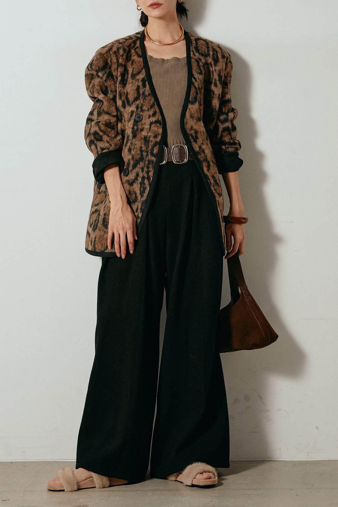 [SET]ノーカラーレオパード柄アウター+フェイクレザー太ベルト付きタックワイドパンツ(2set)
