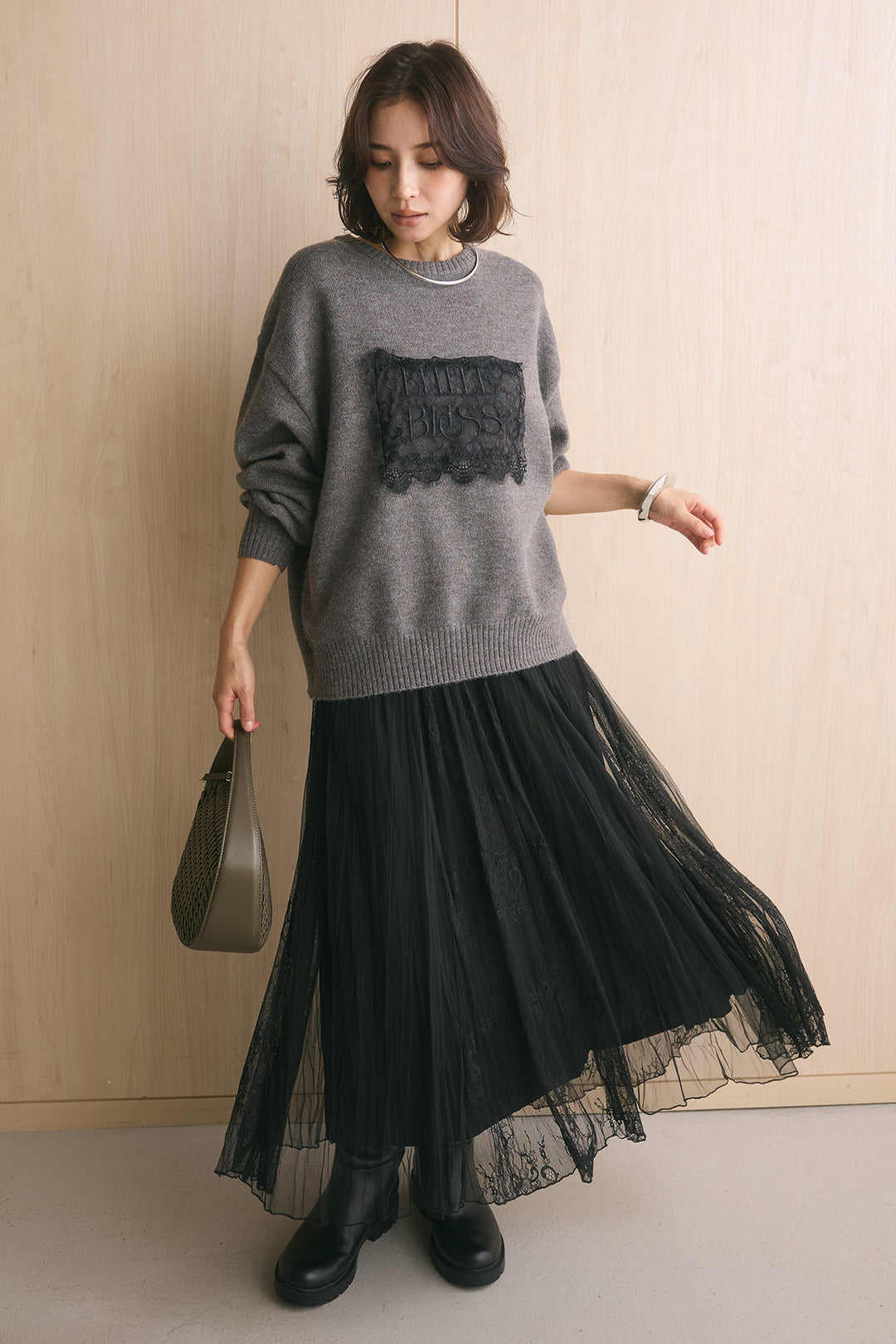 [SET]アルパカタッチ刺繍ロゴプルオーバー+エアリーシアーレースコンビスカート(2set)