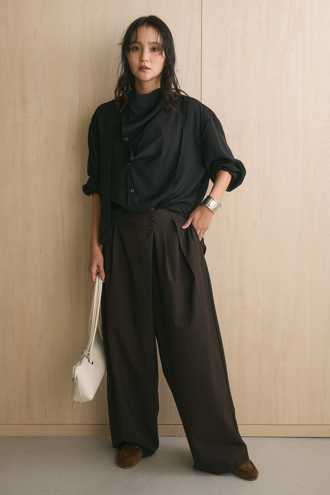 [SET]アシンメトリーネックデザインシャツ+ウエストアシメタータンチェックパンツ(2set)