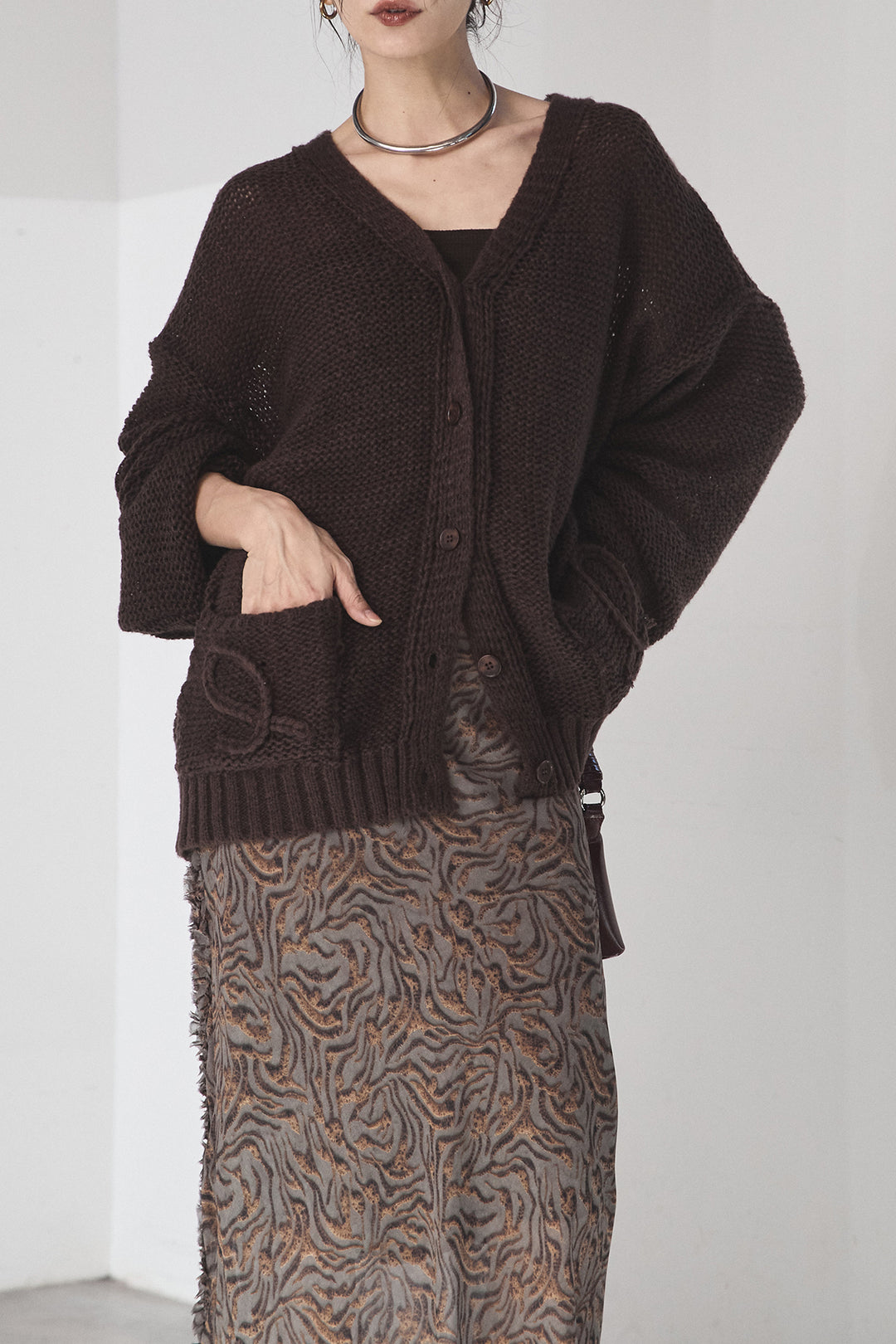 [SET]コード刺繍リラックスニットカーディガン+抽象柄ロングスカート(2set)