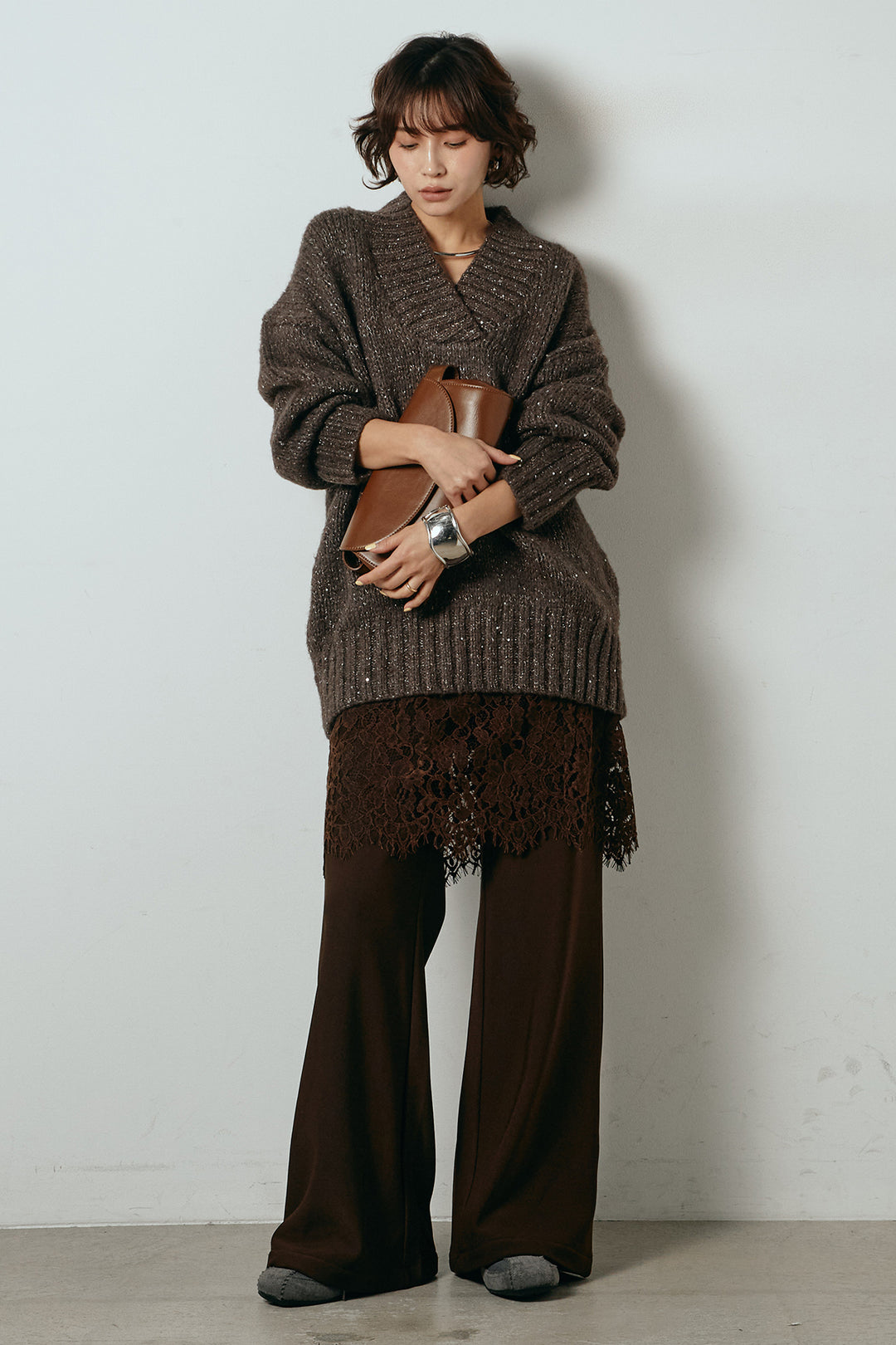 [SET]Vネックラメニットトップス+レース刺繍レイヤードフレアパンツ(2set)