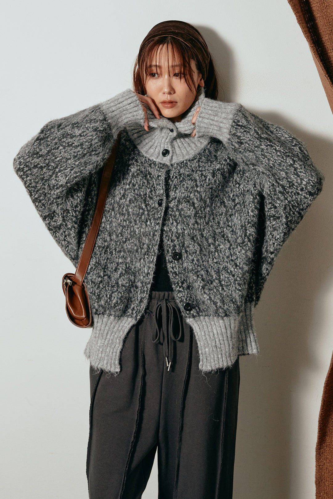 [SET]ハイネックミックスニットトップス+フロントラインデザインワイドスウェットパンツ(2set)