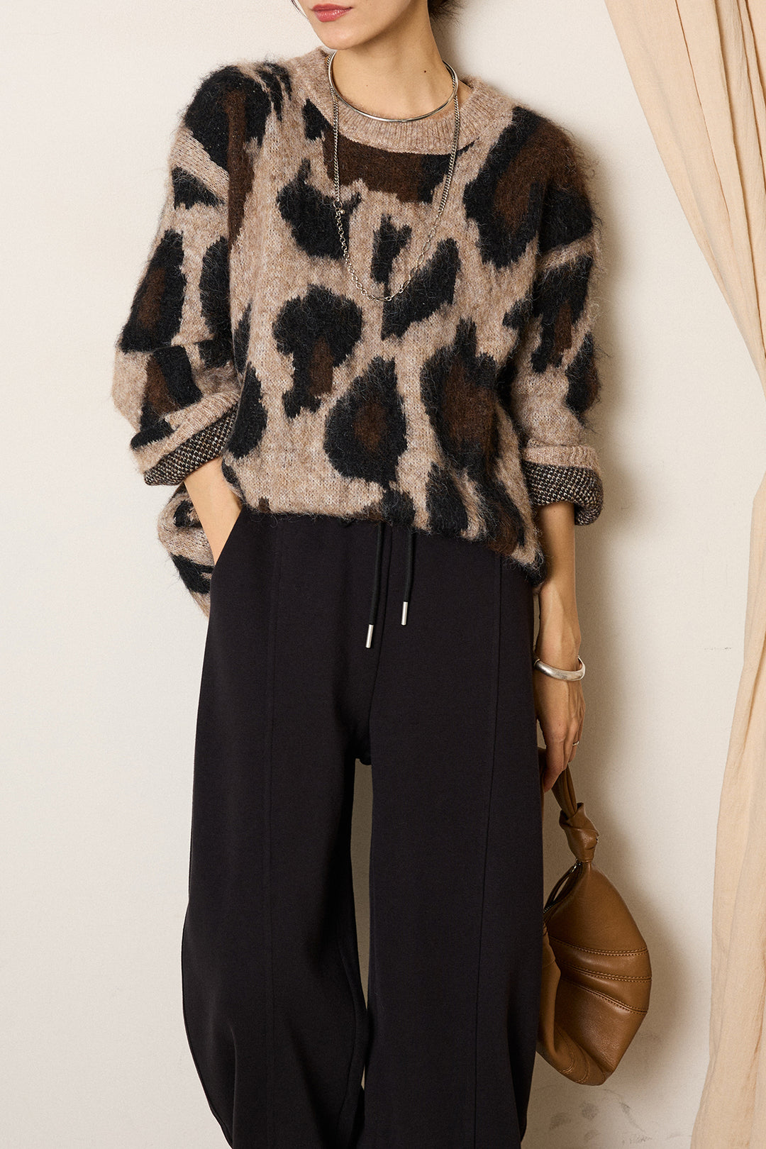 [SET]ルーズアニマルモヘアニットトップス+スウェットワイドカーブパンツ(2set)