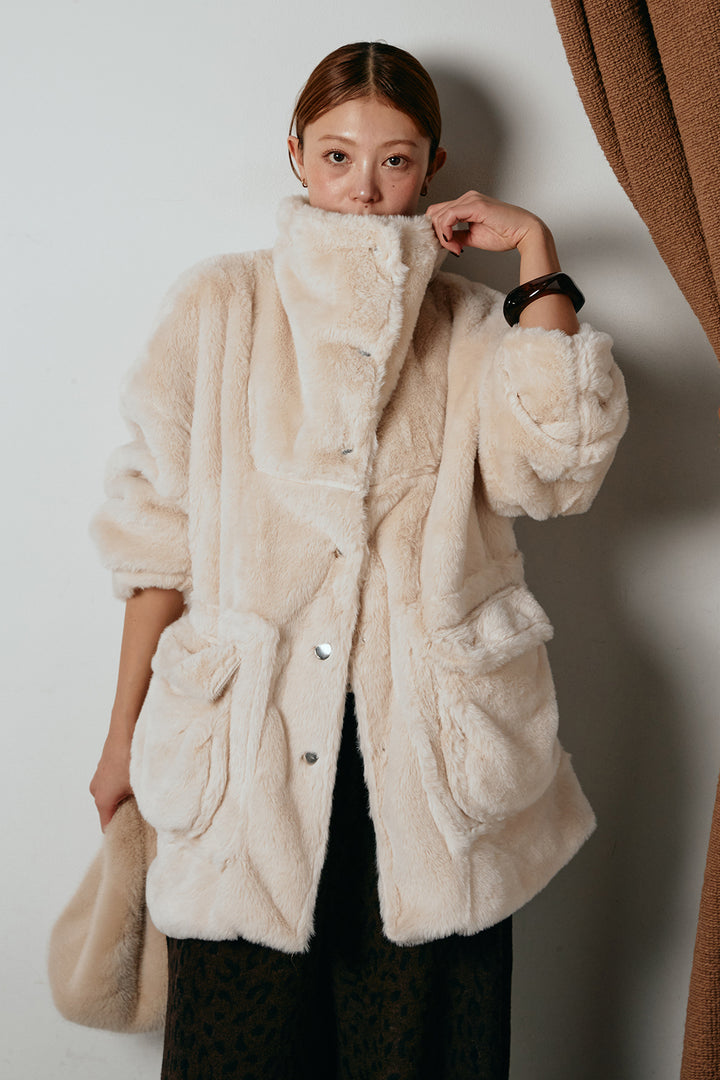 スタンドネックファーコート