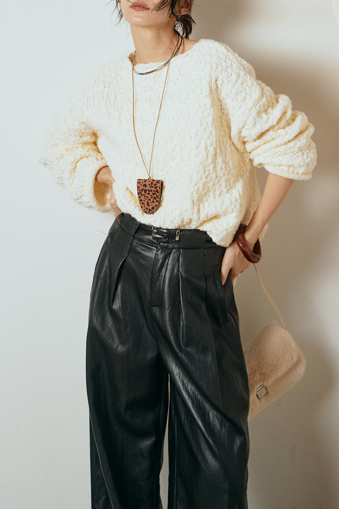 [SET]ボリューム編みニットプルオーバー+ベルト付きレザーライクタックパンツ(2set)