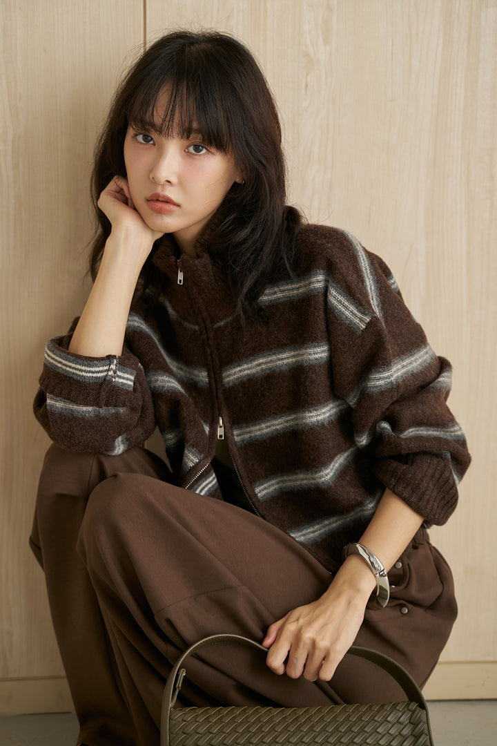 [SET]ハイネックマルチボーダージップニットトップス+スタッズ付きニーサイドタックスウェットパンツ(2set)