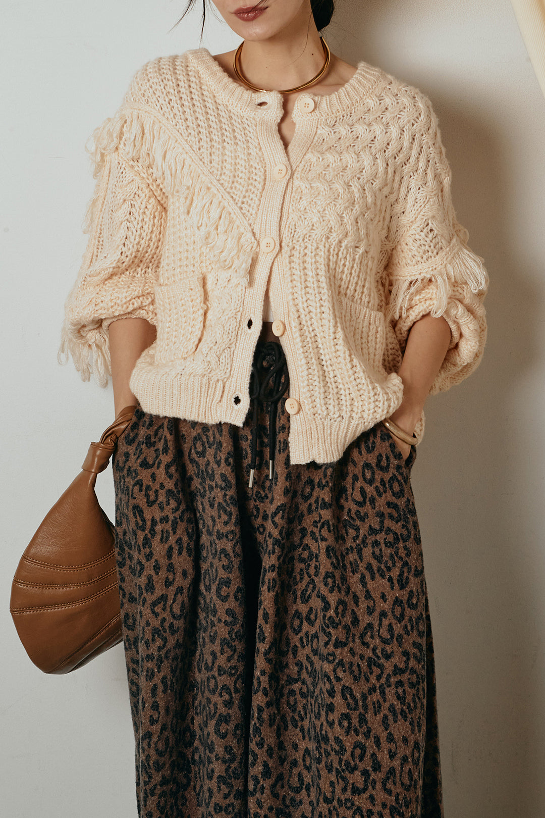 [SET]ランダムフリンジニットカーディガン+リラックスレオパード柄ワイドパンツ(2set)