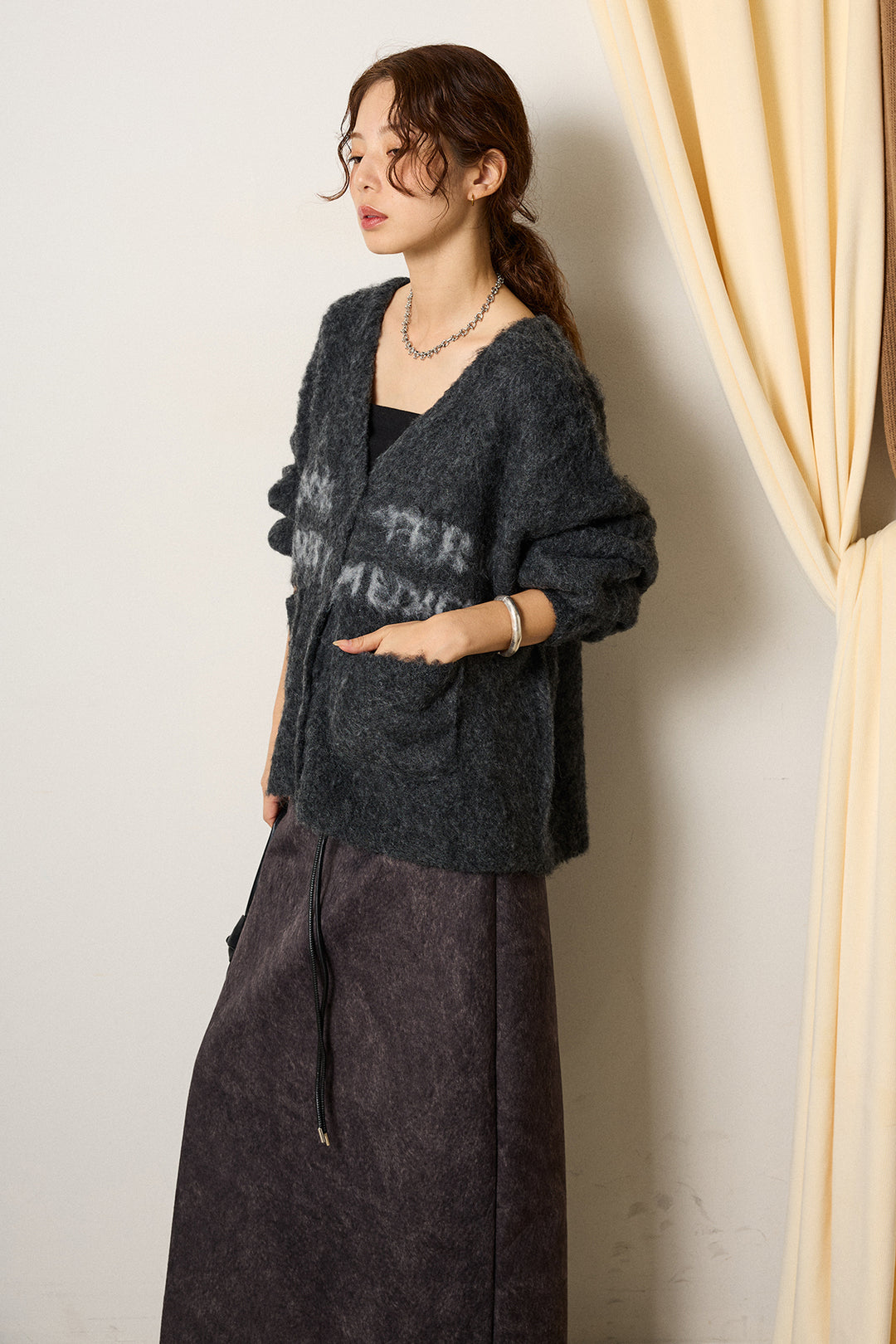 [SET]ウール混透かしロゴニットカーディガン+ロープベルト付きスウェード調スカート(2set)