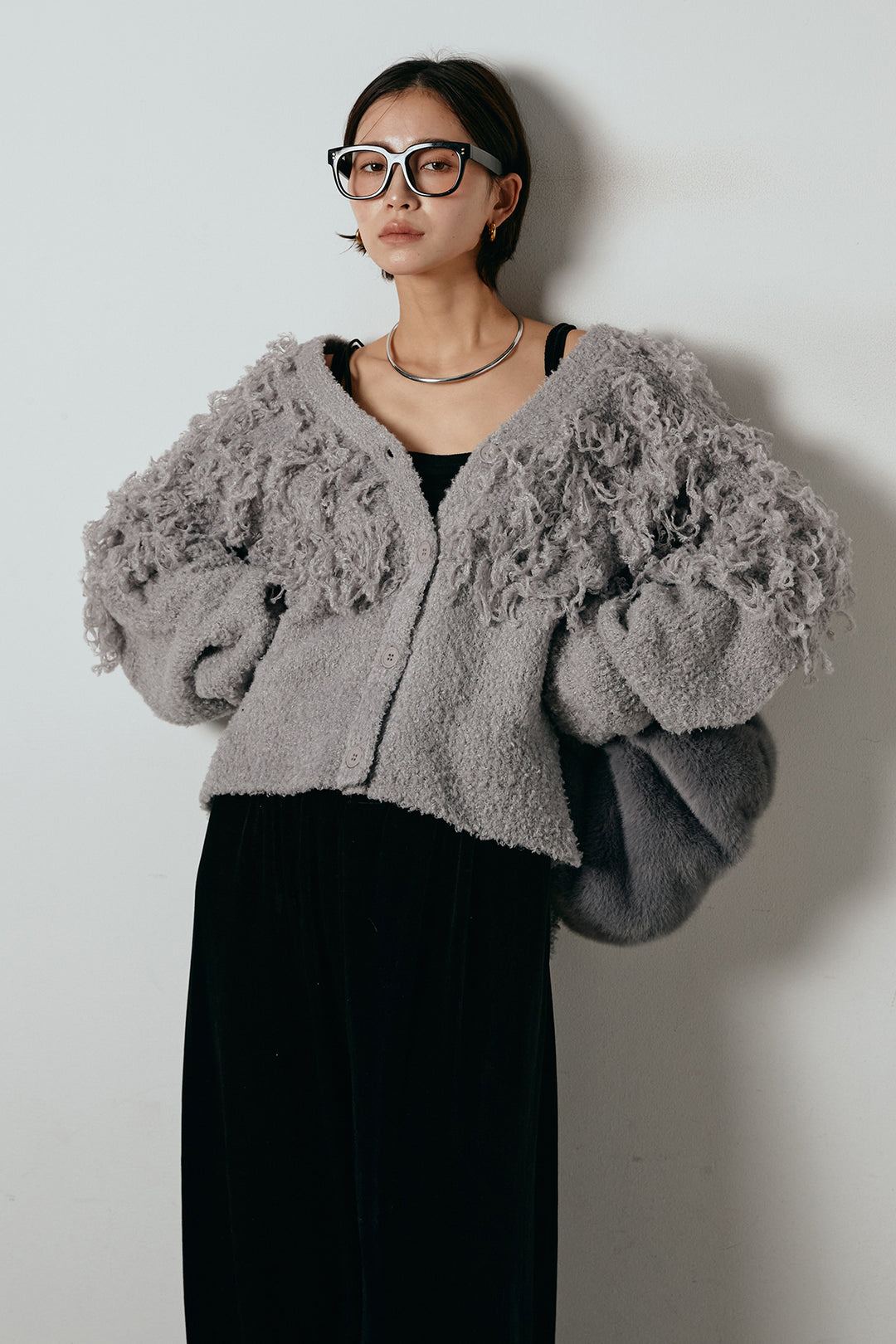 [SET]ループ編みVネックニットカーディガン+ベロアサスペンダー付きパンツ(2set)