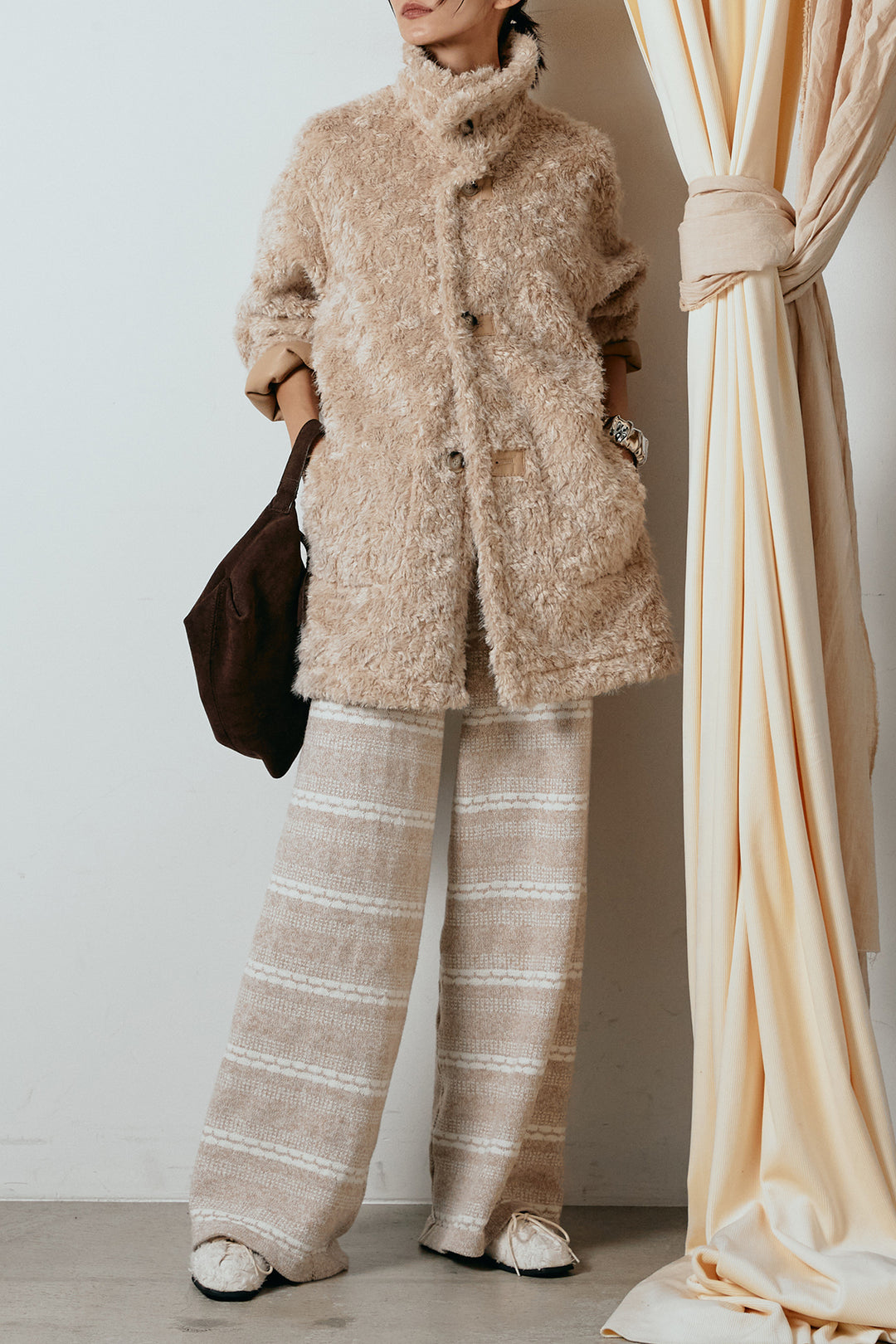 [SET]リバーシブルボアアウター+マルチライン柄リラックスニットパンツ(2set)