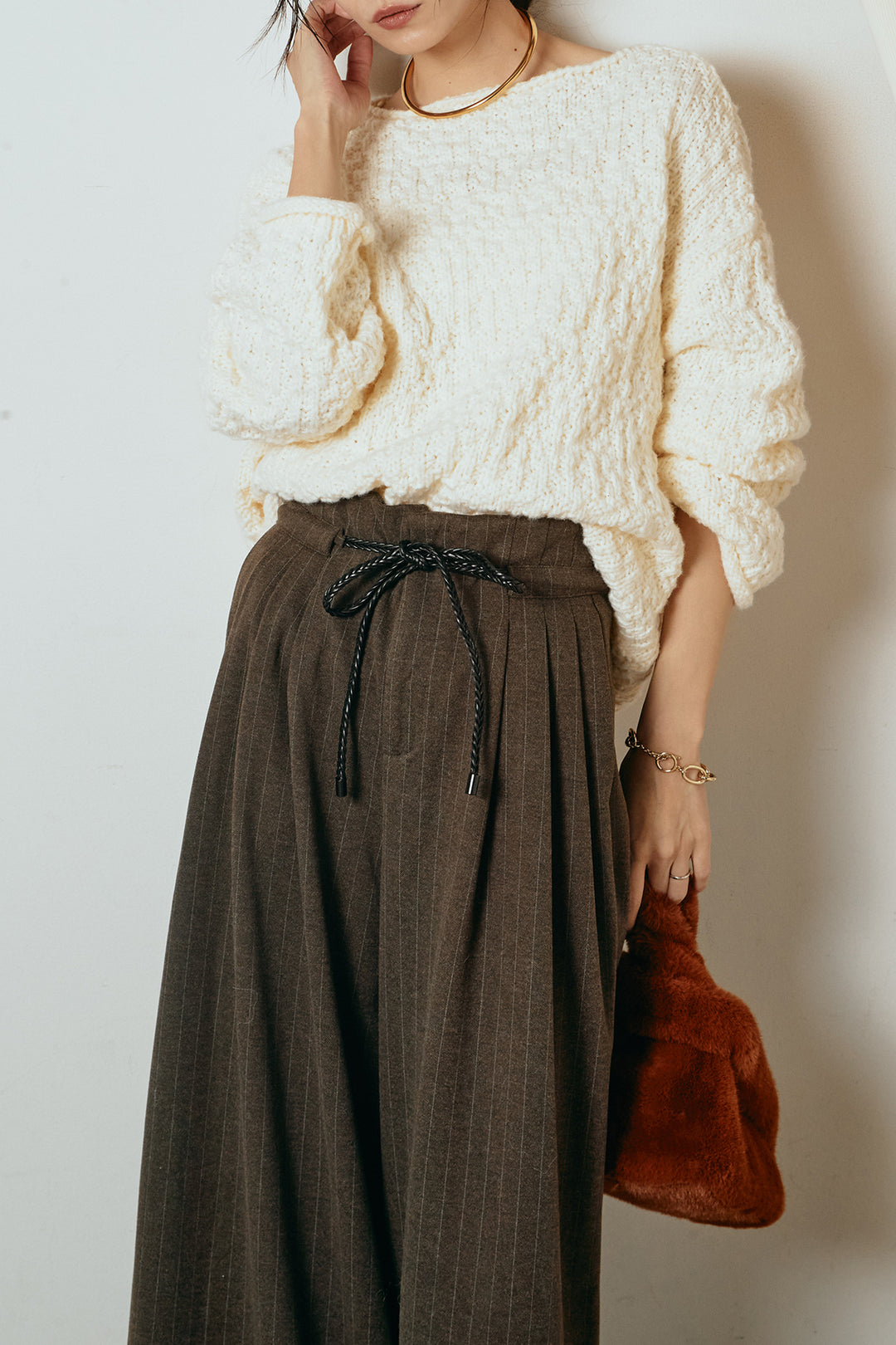 [SET]ボリューム編みニットプルオーバー+編みベルト付きピンストライプワイドパンツ(2set)
