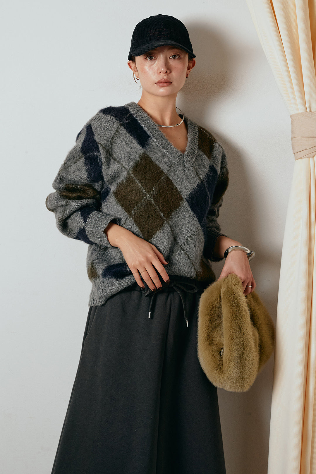 [SET]アクリルモヘアアーガイルVネックプルオーバー+裏起毛スウェットロングマキシスカート(2set)