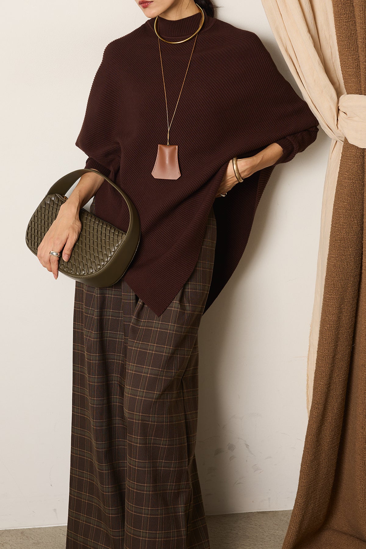 トップス ayako 裾アシメデザインニットトップス – ESICA