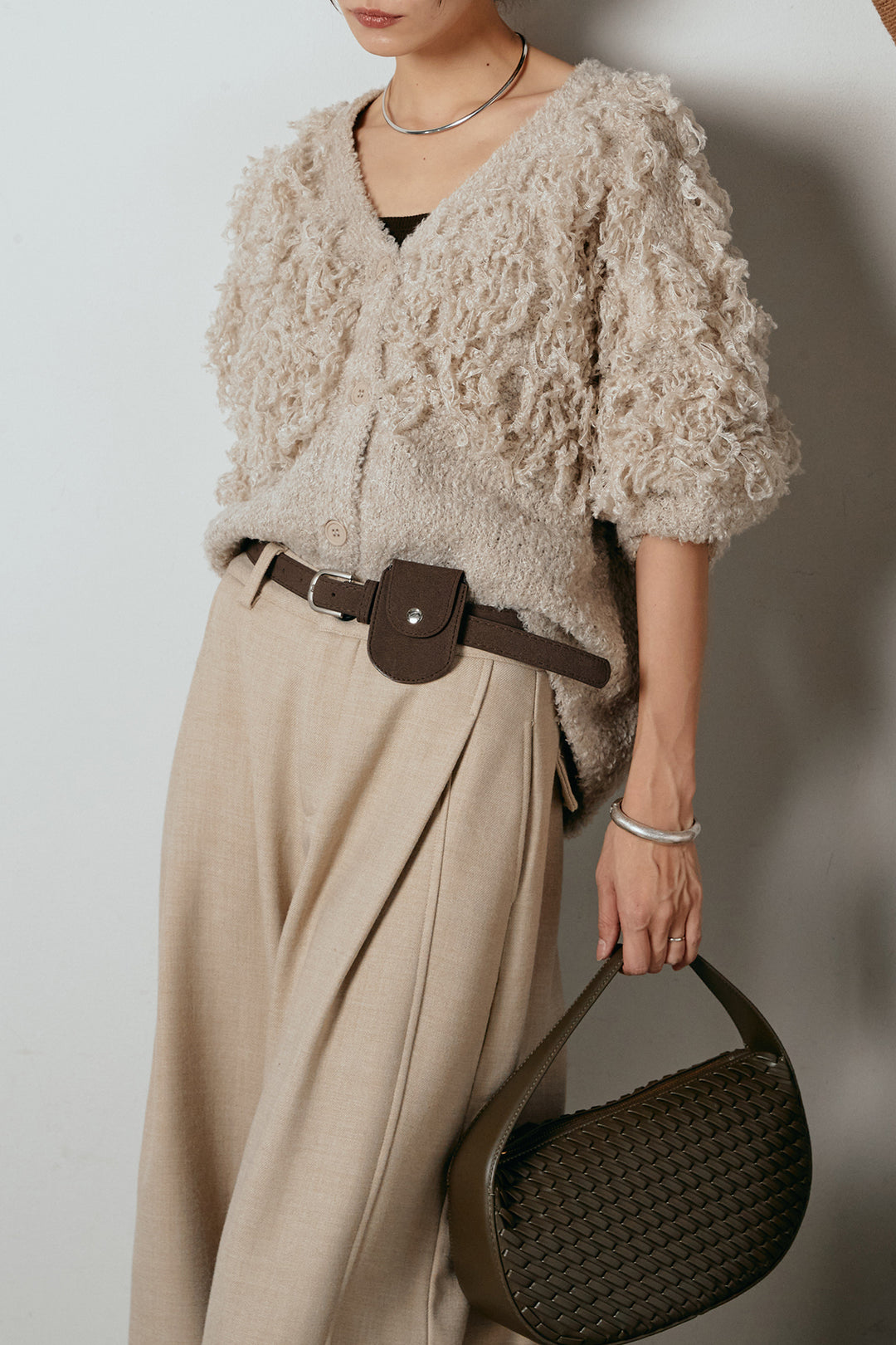 [SET]ループ編みVネックニットカーディガン+ポーチベルト付きカーブパンツ(2set)